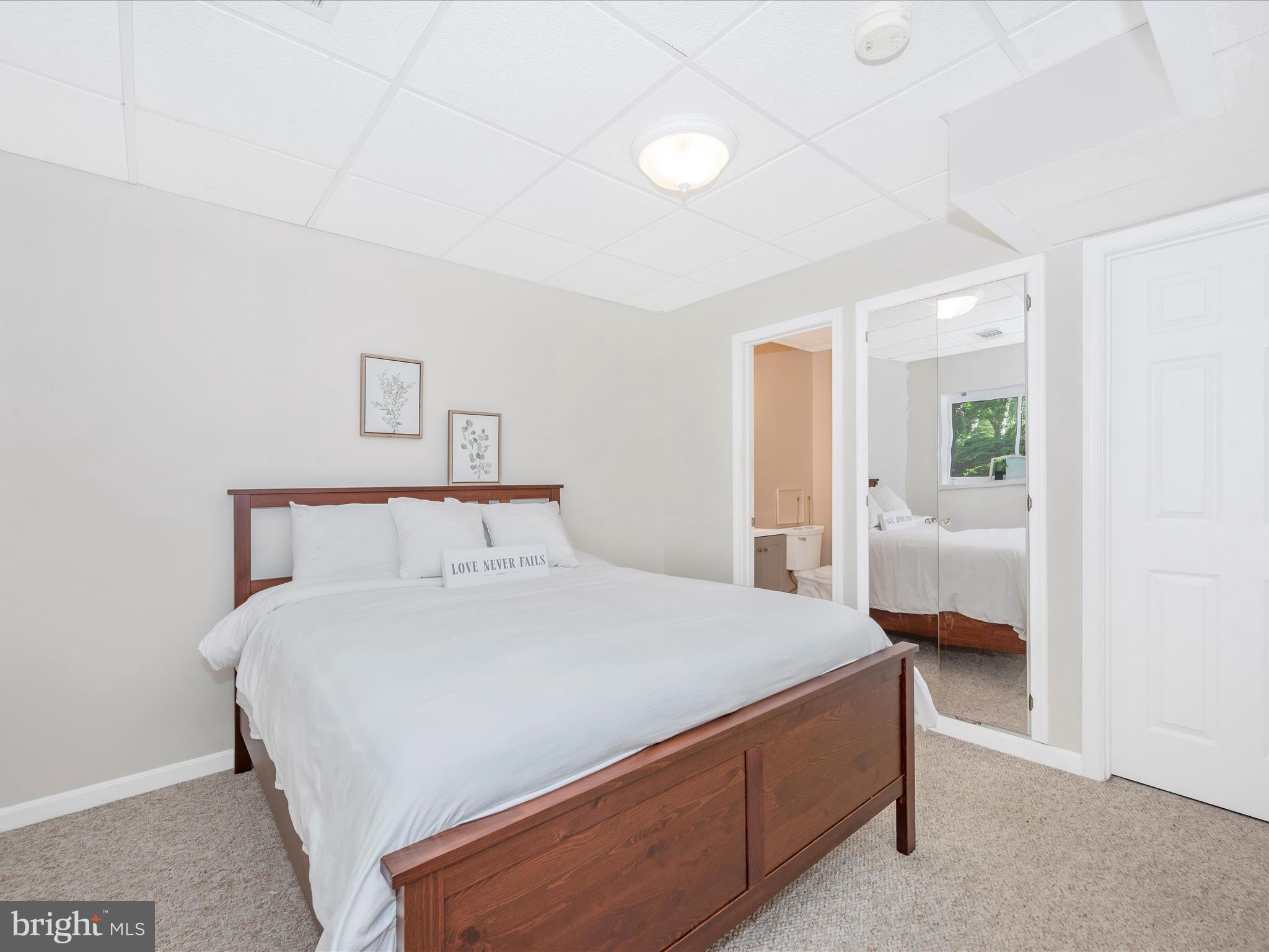 BROCK HALL - Residential