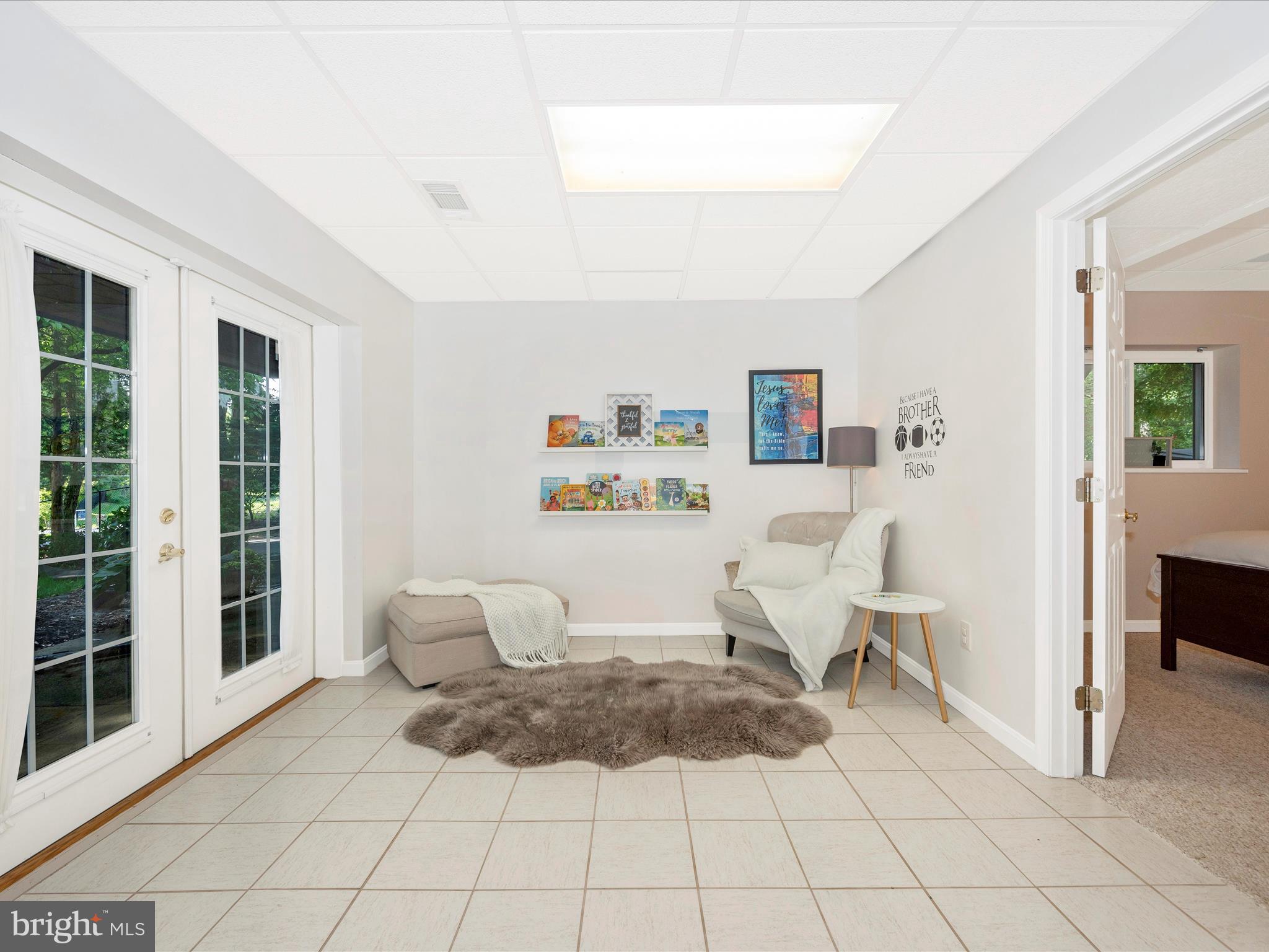 BROCK HALL - Residential