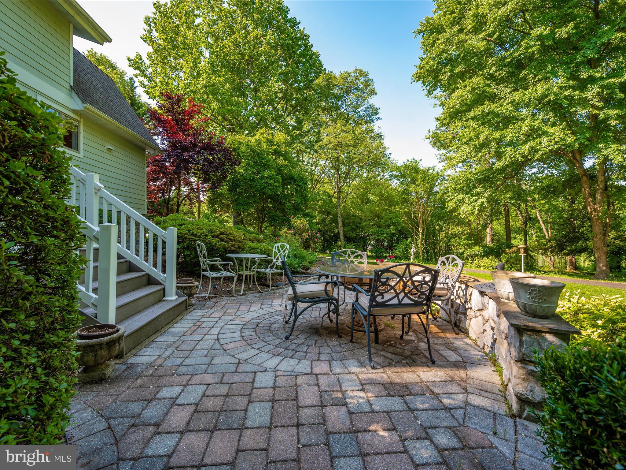 BROCK HALL - Residential