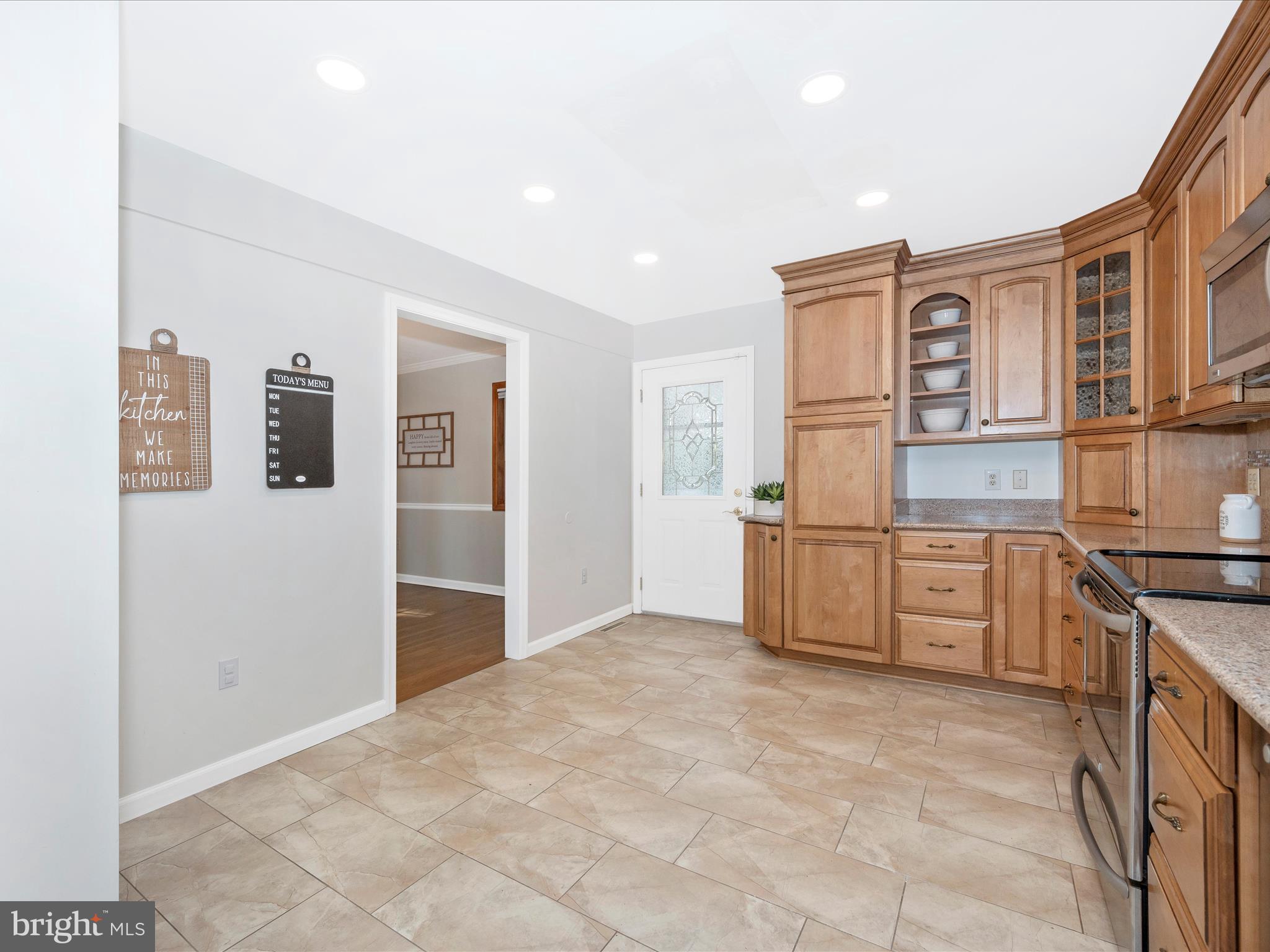 BROCK HALL - Residential