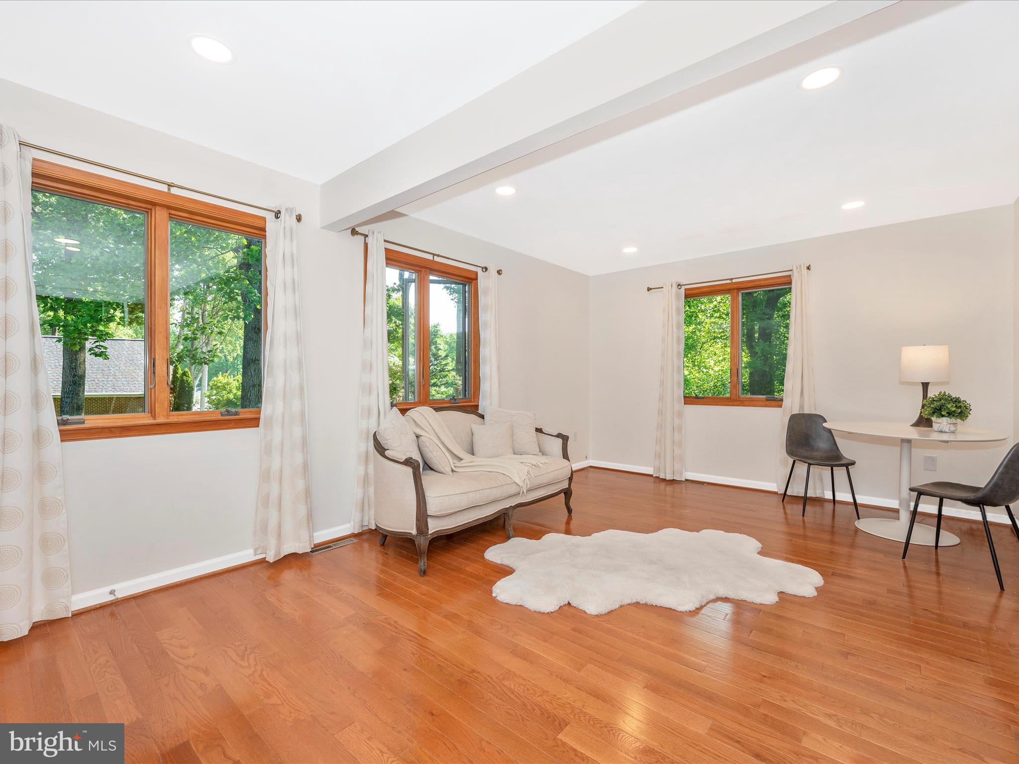 BROCK HALL - Residential