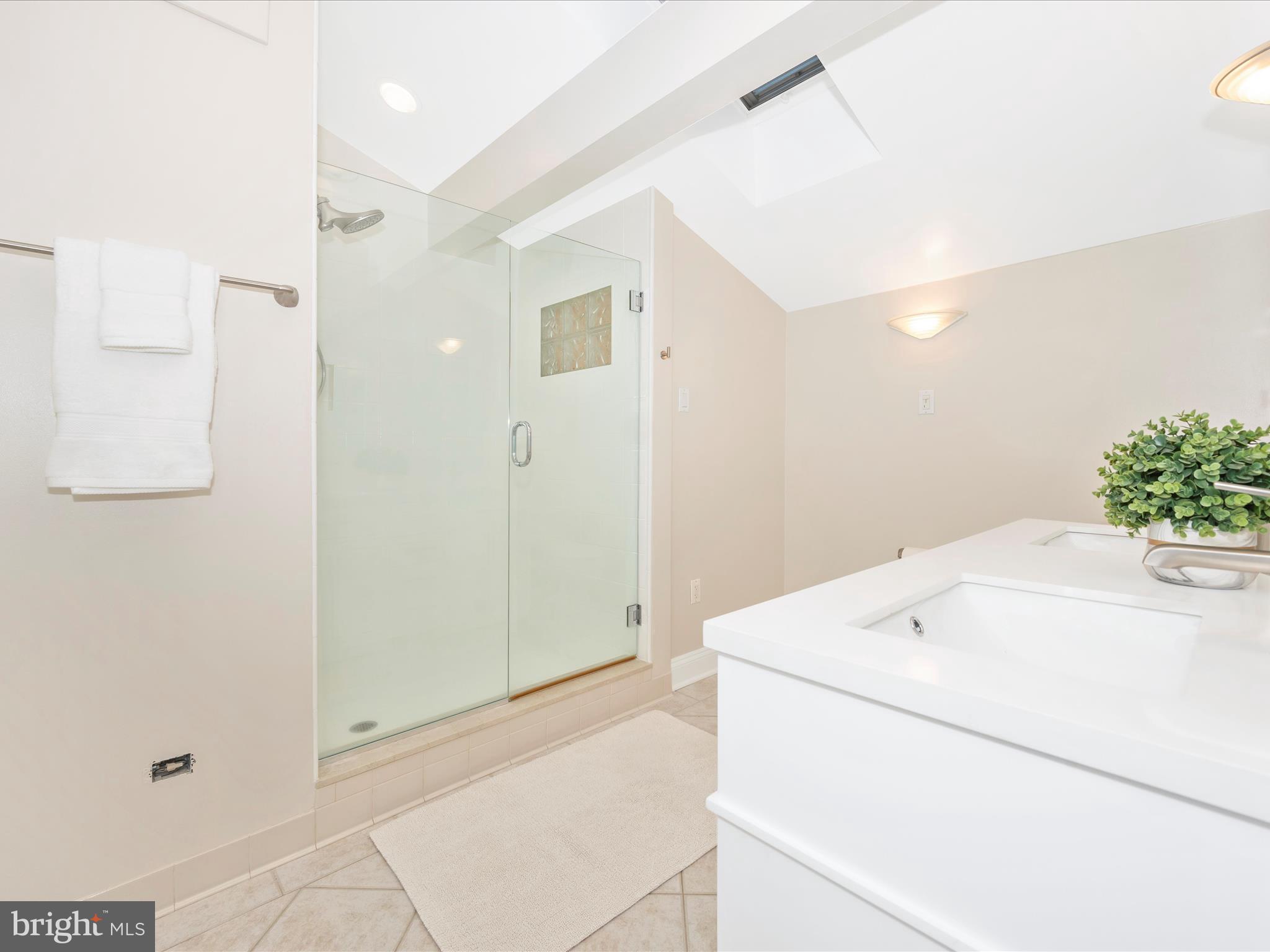 BROCK HALL - Residential