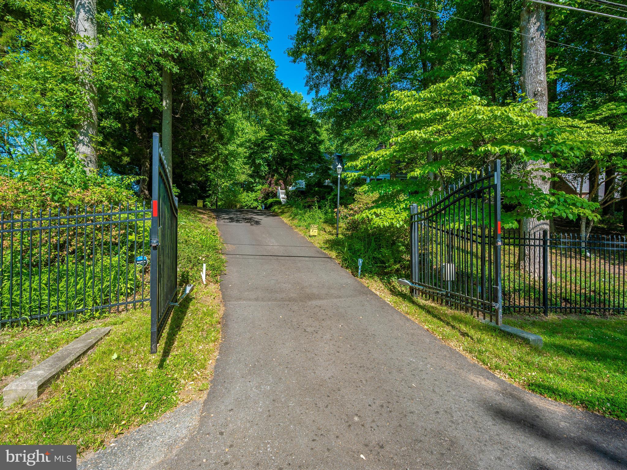 BROCK HALL - Residential