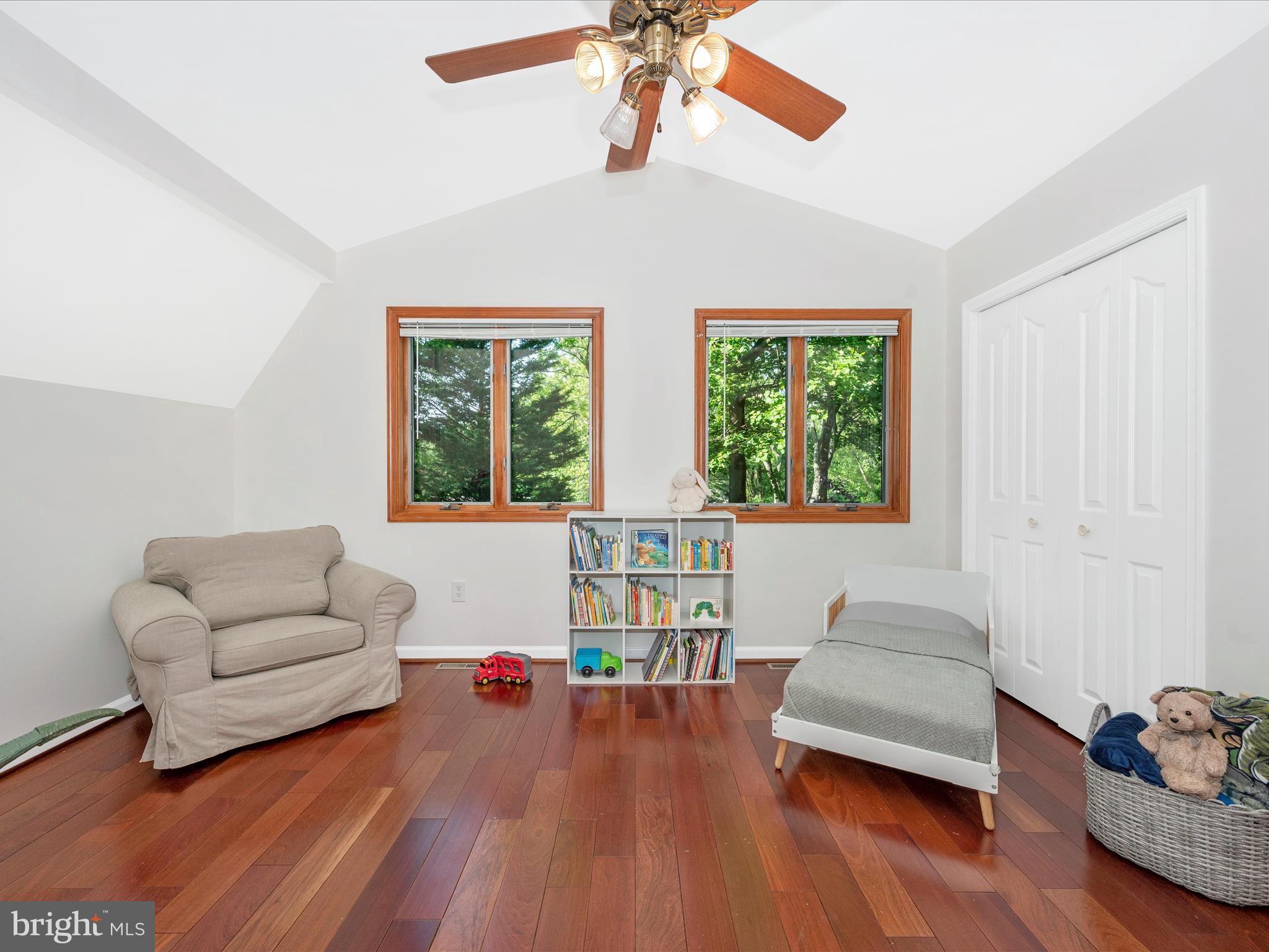 BROCK HALL - Residential