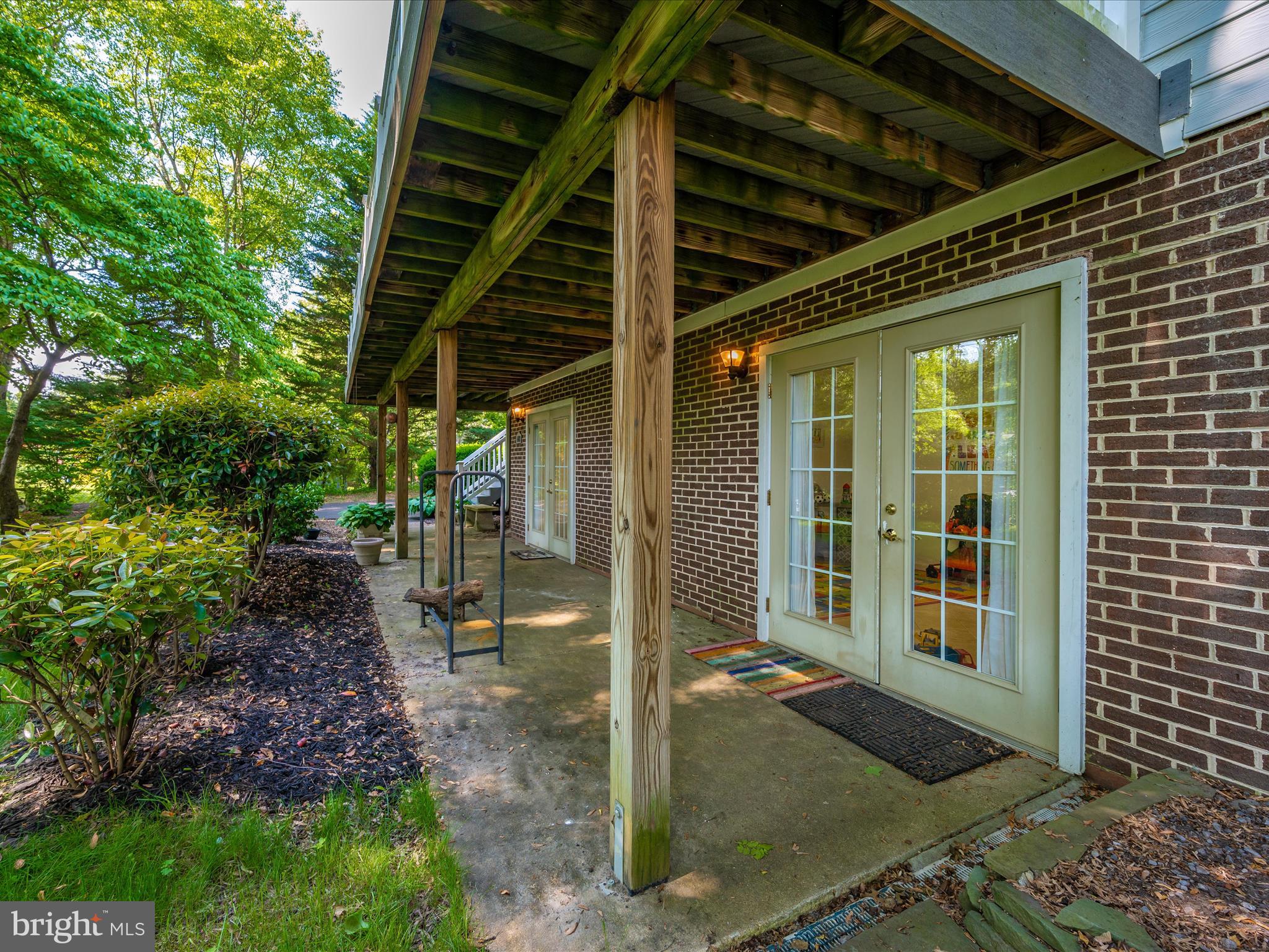 BROCK HALL - Residential