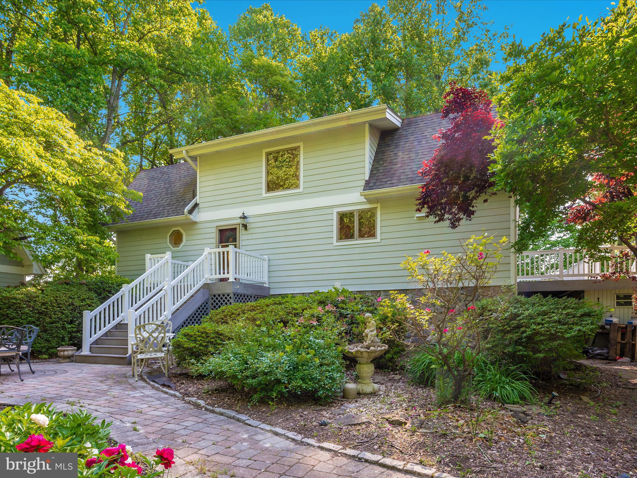 BROCK HALL - Residential