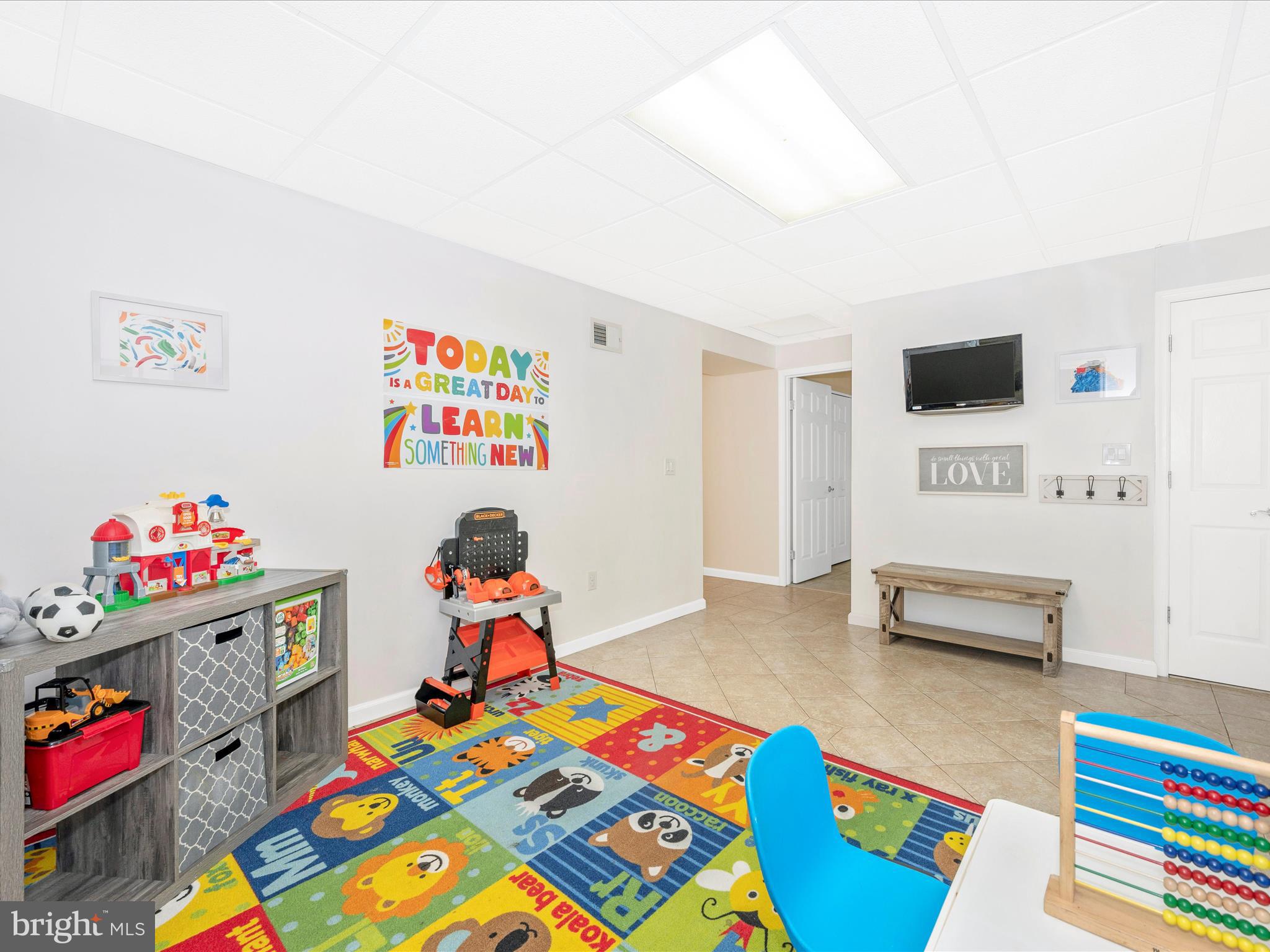 BROCK HALL - Residential