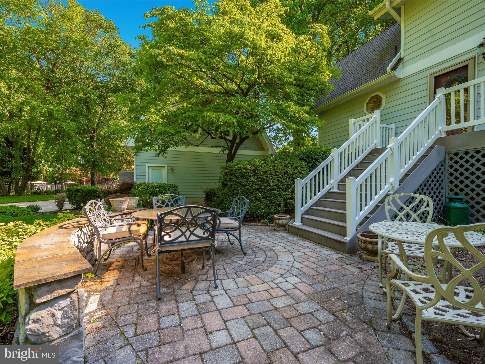 BROCK HALL - Residential