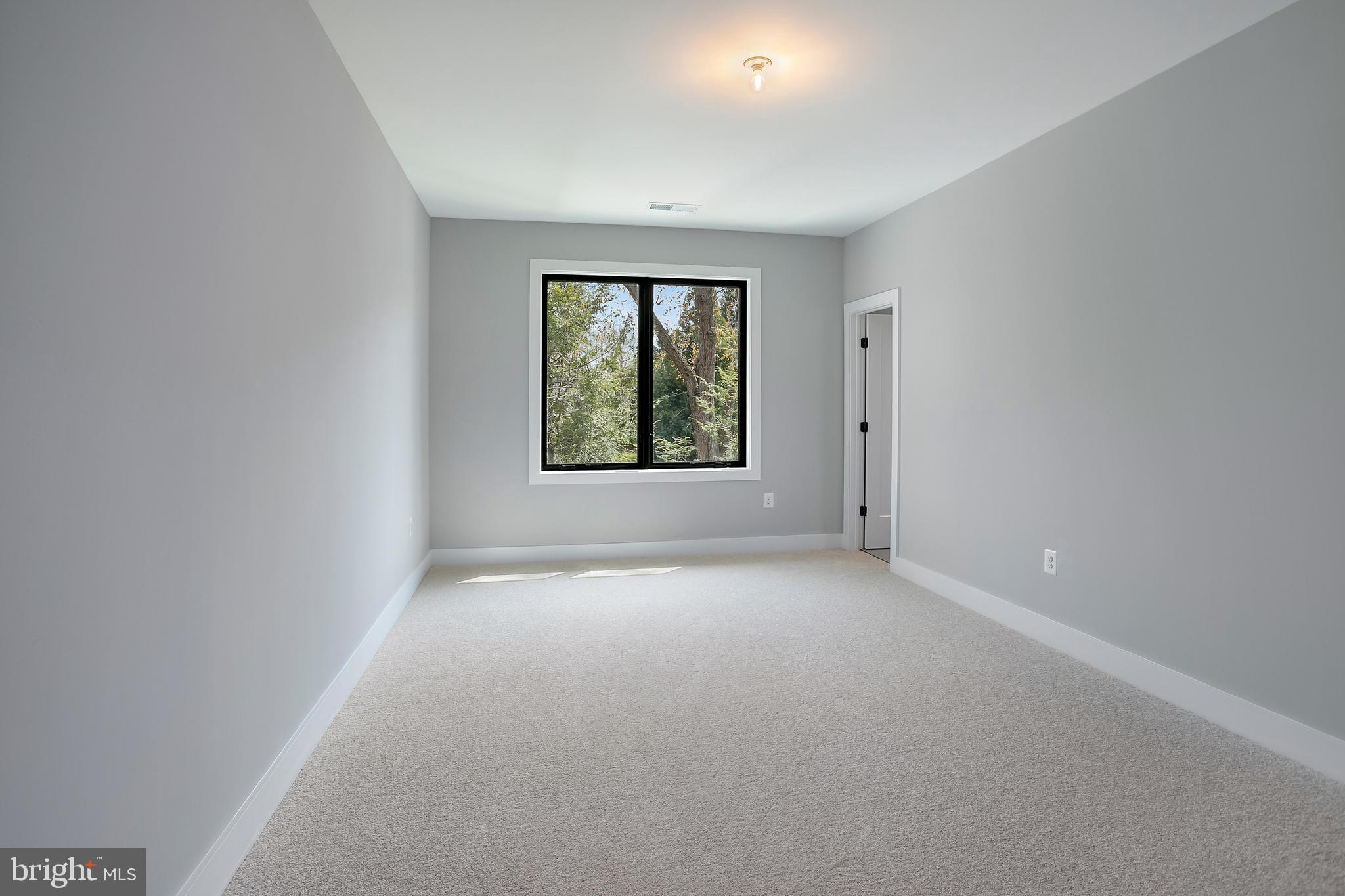 BROYHILLS MCLEAN ESTATES - Residential