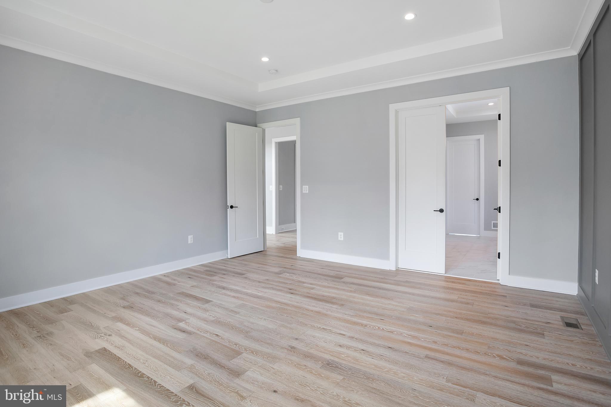 BROYHILLS MCLEAN ESTATES - Residential