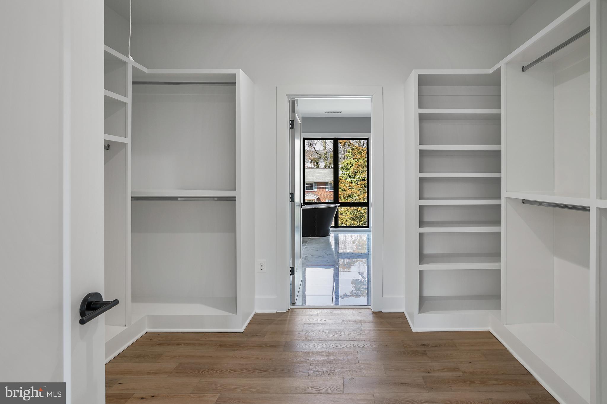 BROYHILLS MCLEAN ESTATES - Residential