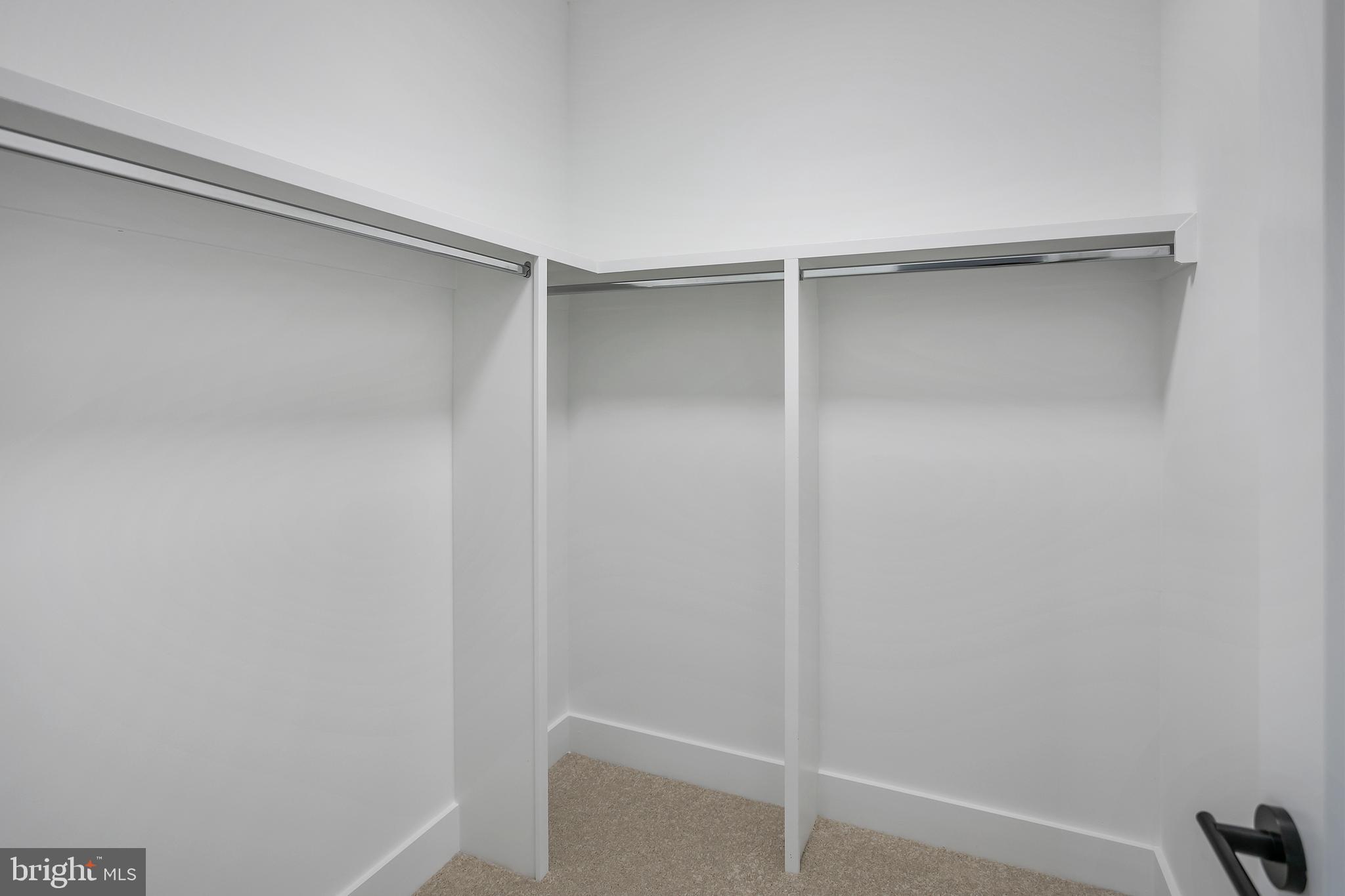 BROYHILLS MCLEAN ESTATES - Residential