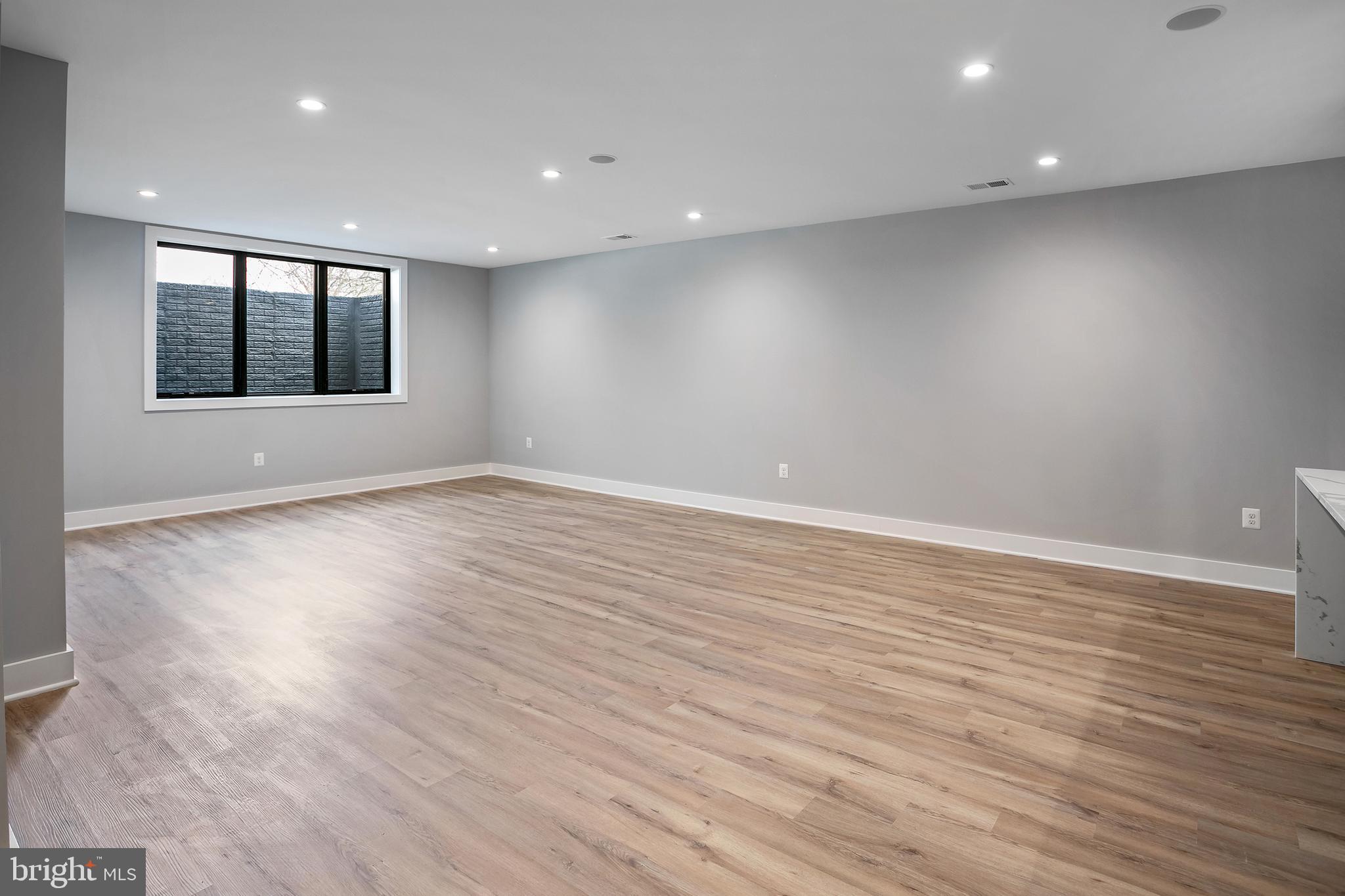 BROYHILLS MCLEAN ESTATES - Residential