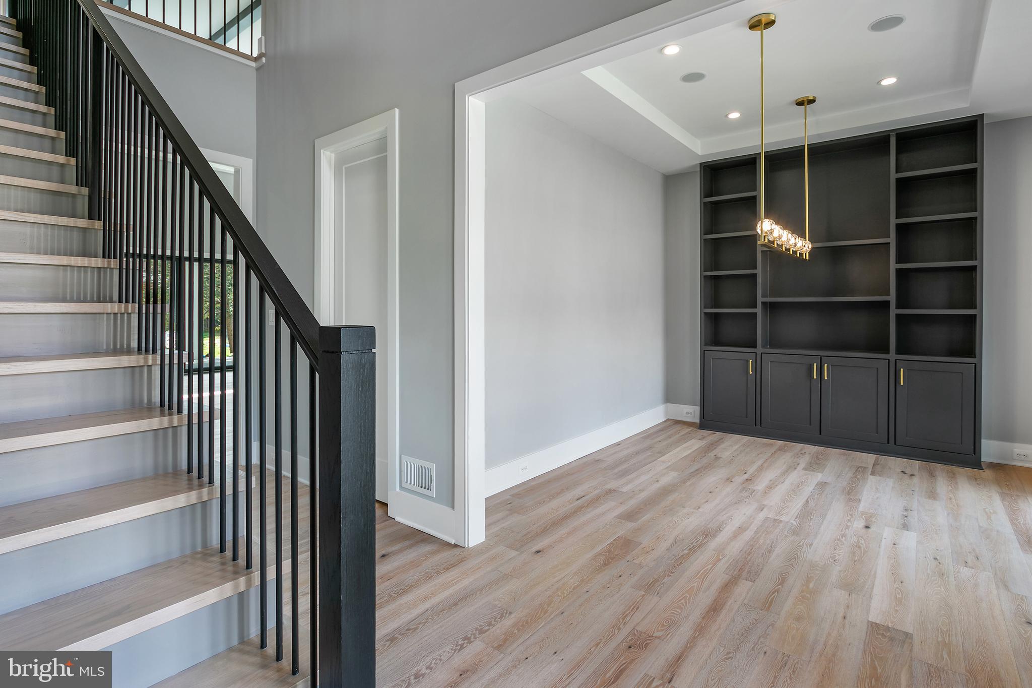 BROYHILLS MCLEAN ESTATES - Residential