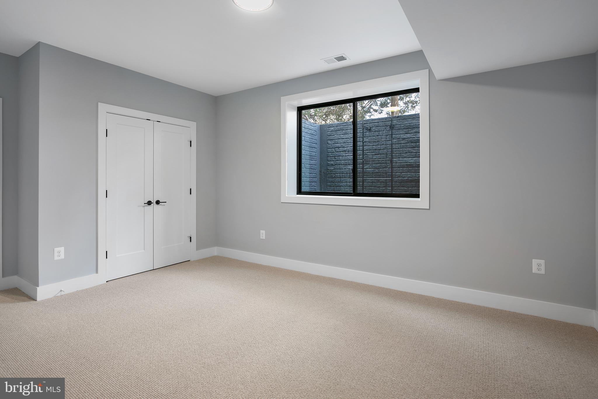 BROYHILLS MCLEAN ESTATES - Residential