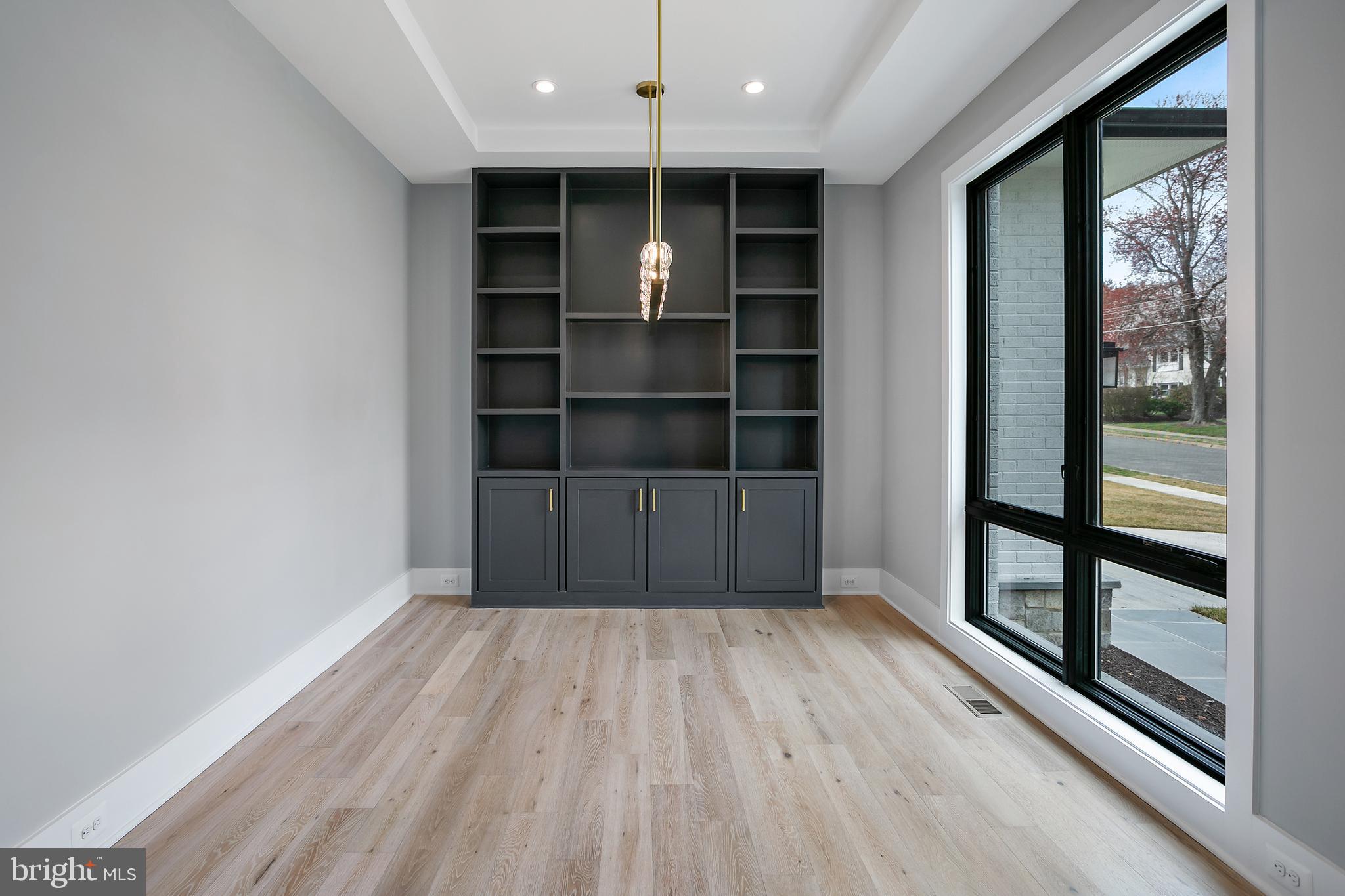 BROYHILLS MCLEAN ESTATES - Residential