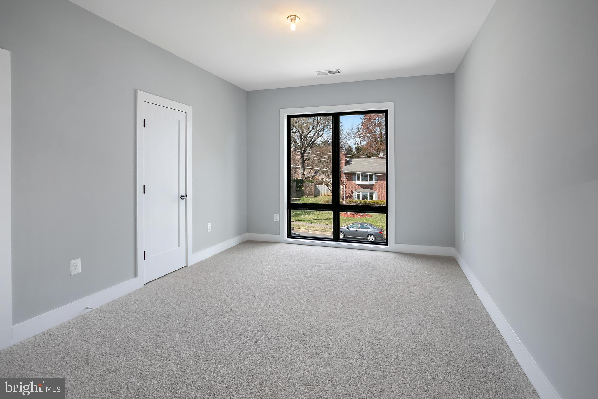 BROYHILLS MCLEAN ESTATES - Residential