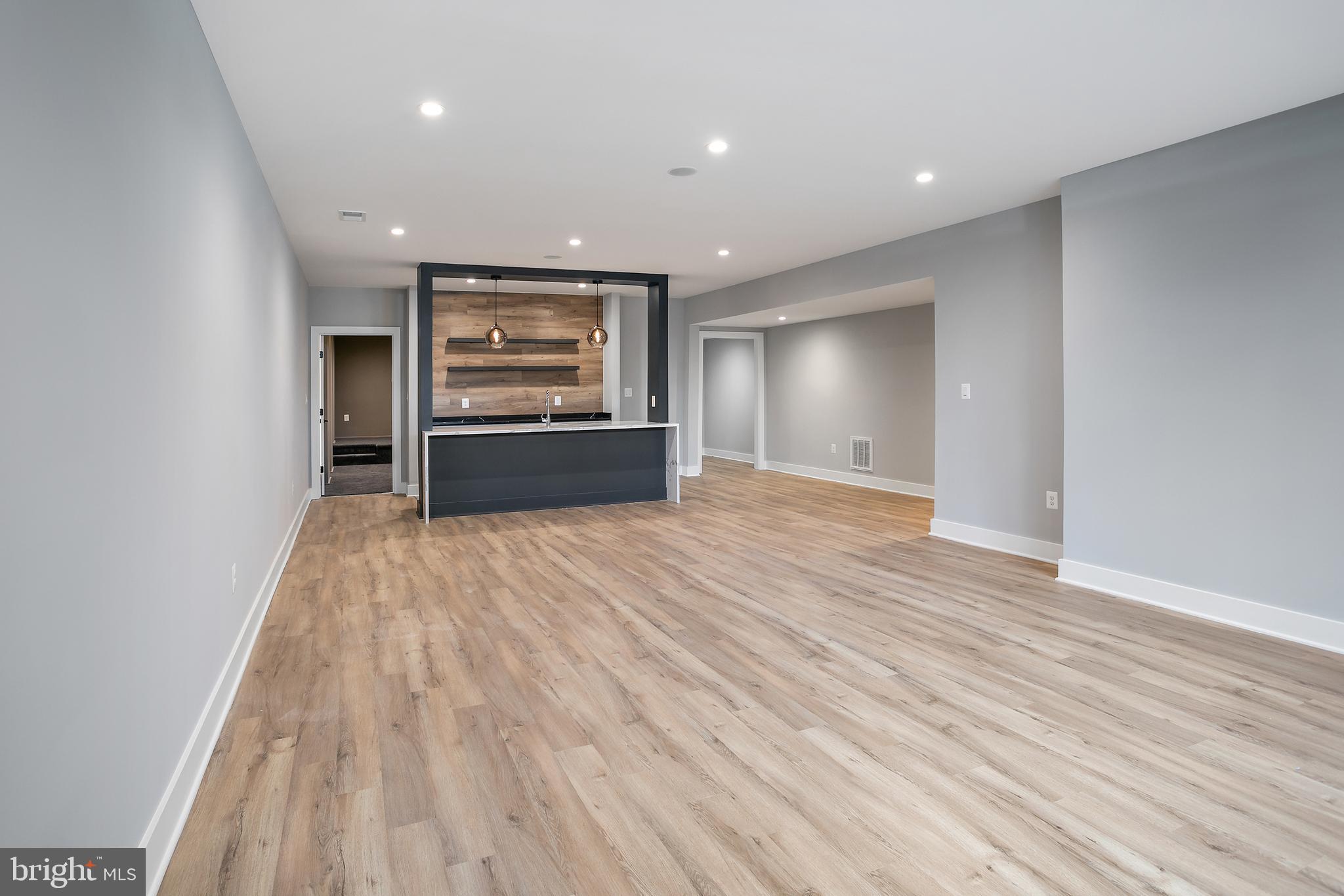 BROYHILLS MCLEAN ESTATES - Residential