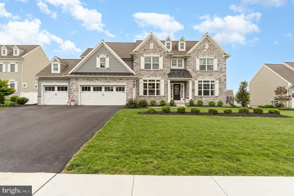 Photo of 1068 Lititz Bend Drive, Lititz, PA 17543 (MLS # PALA2051336)