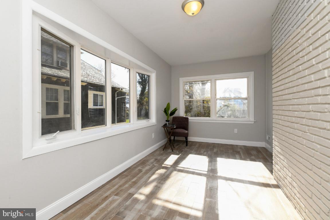 GARRISON - Residential