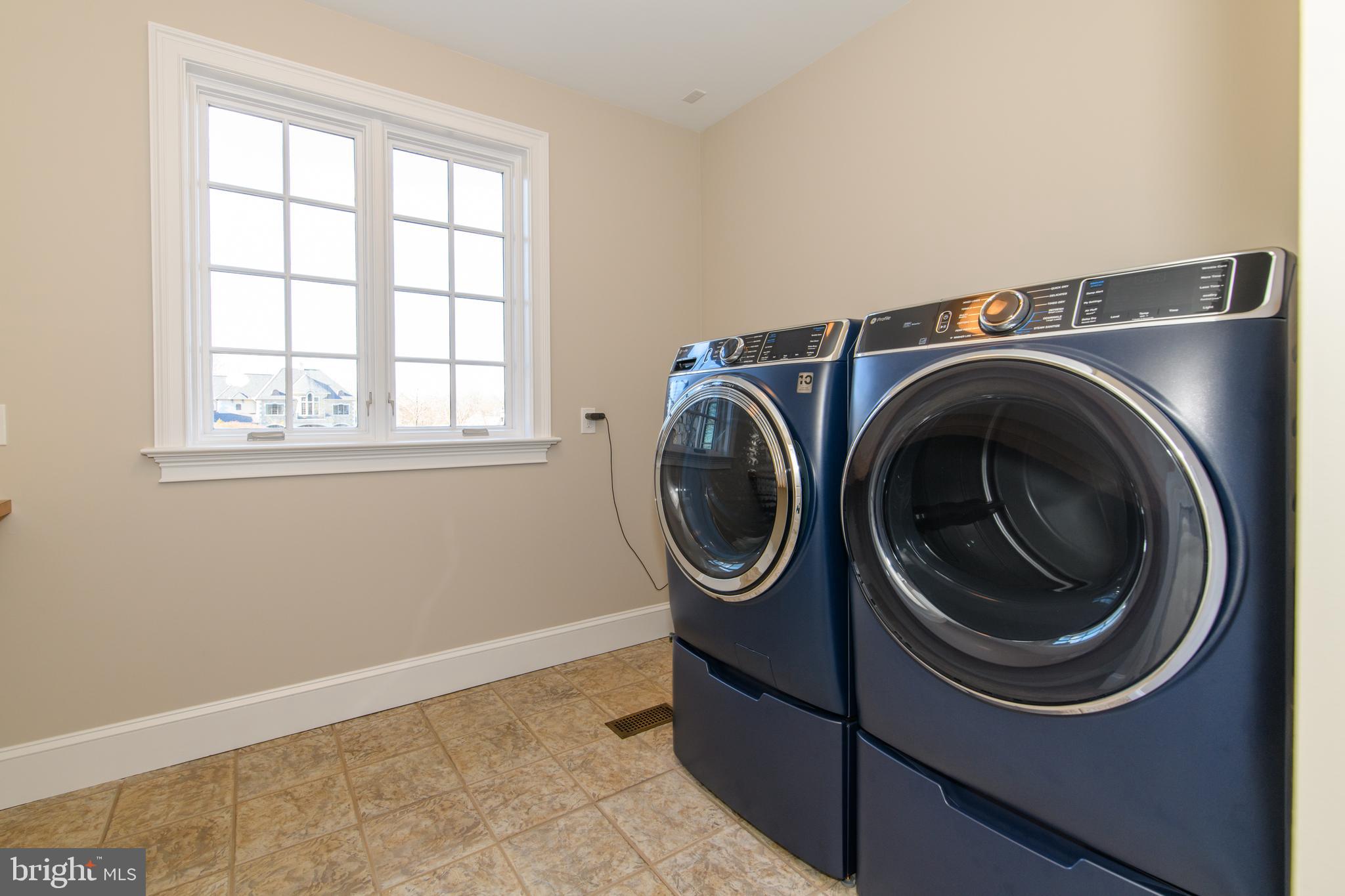 SADDLE RIDGE - Residential