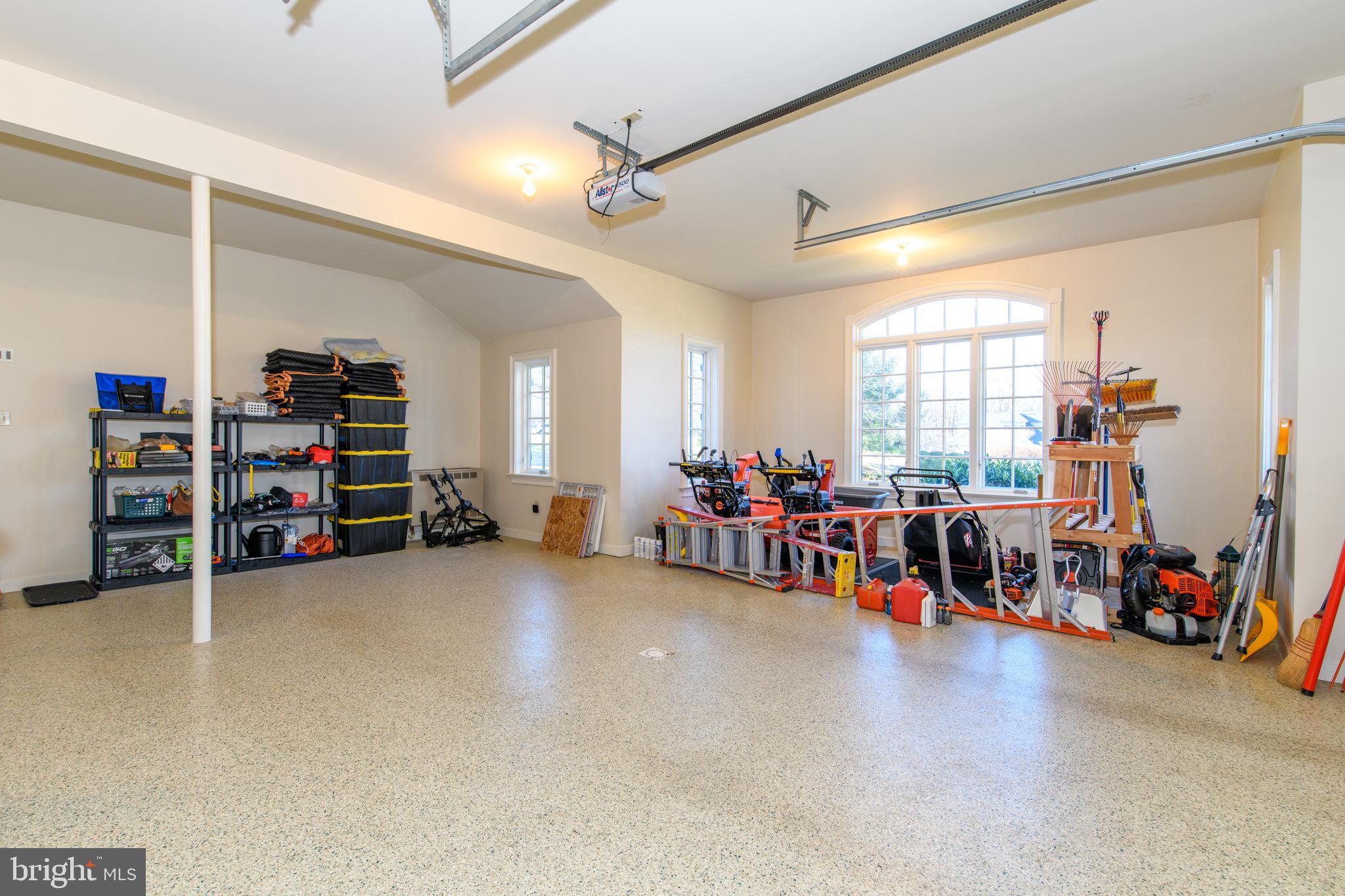 SADDLE RIDGE - Residential