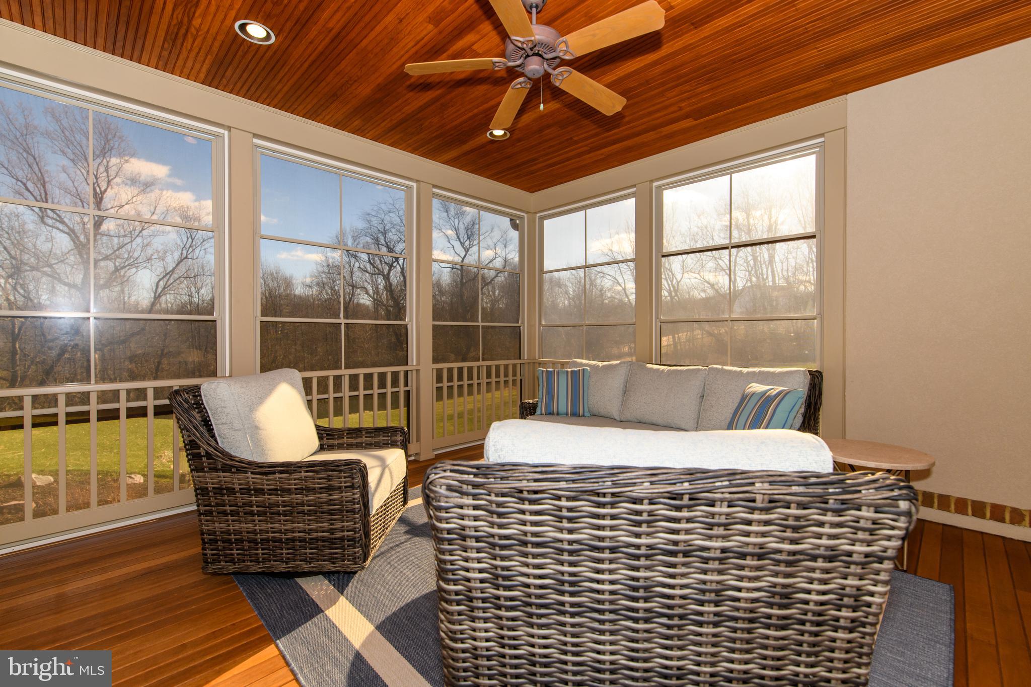 SADDLE RIDGE - Residential