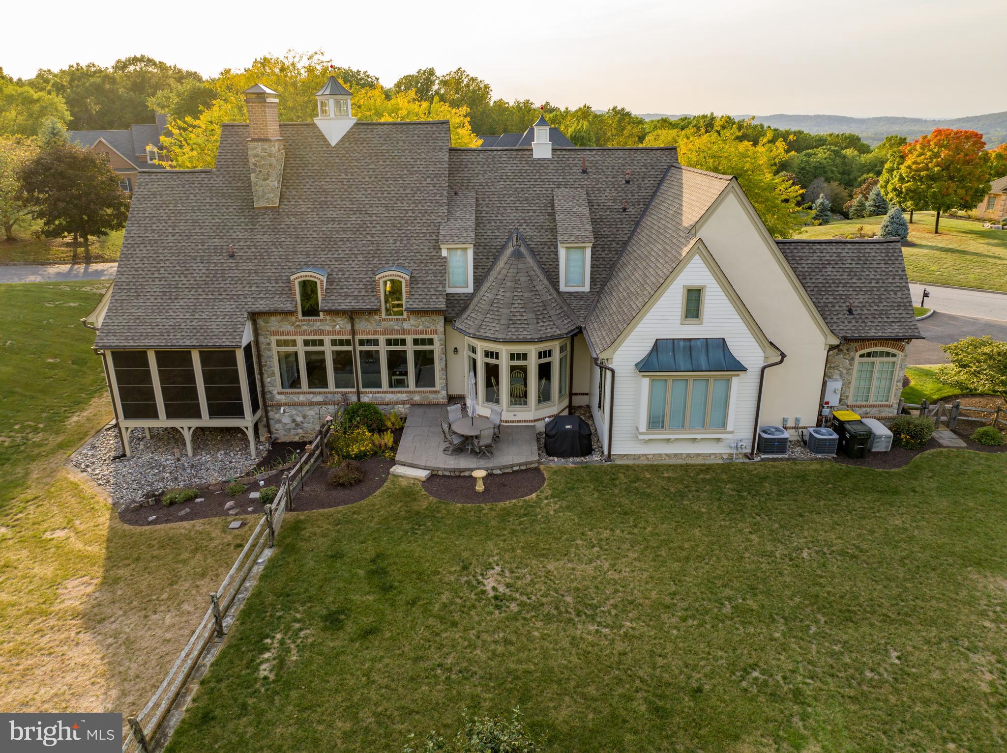 SADDLE RIDGE - Residential