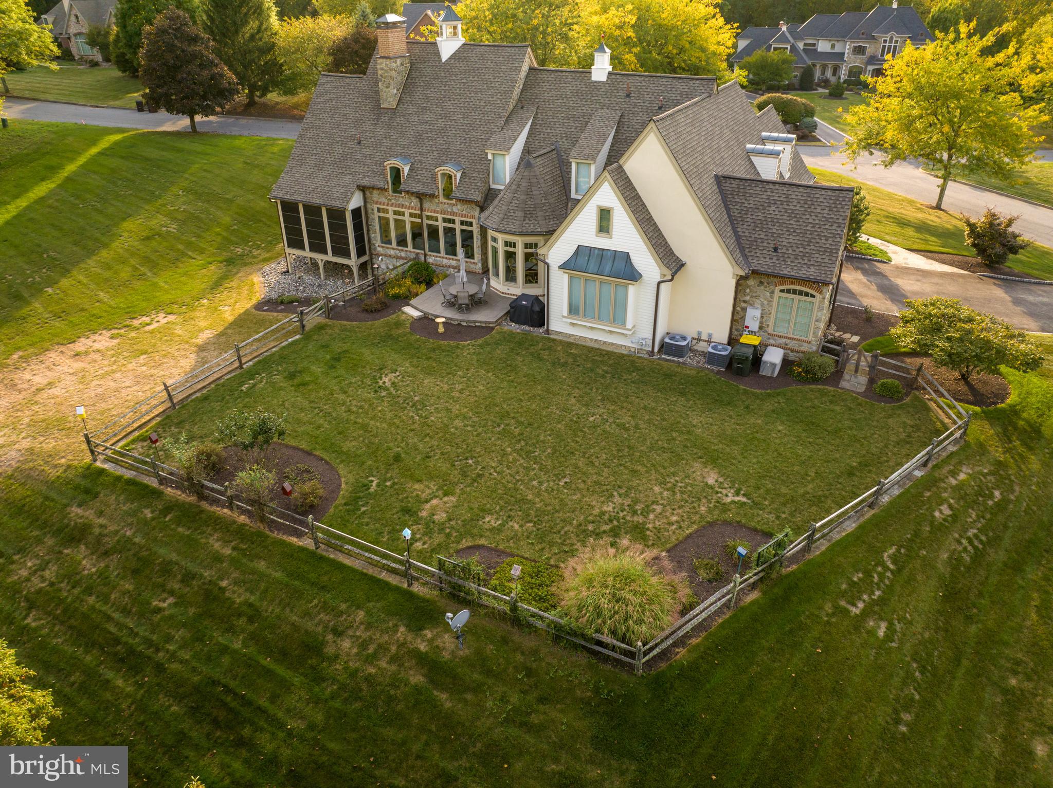 SADDLE RIDGE - Residential