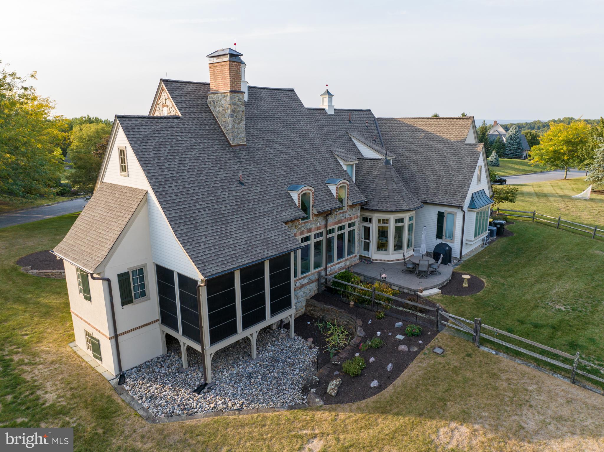 SADDLE RIDGE - Residential