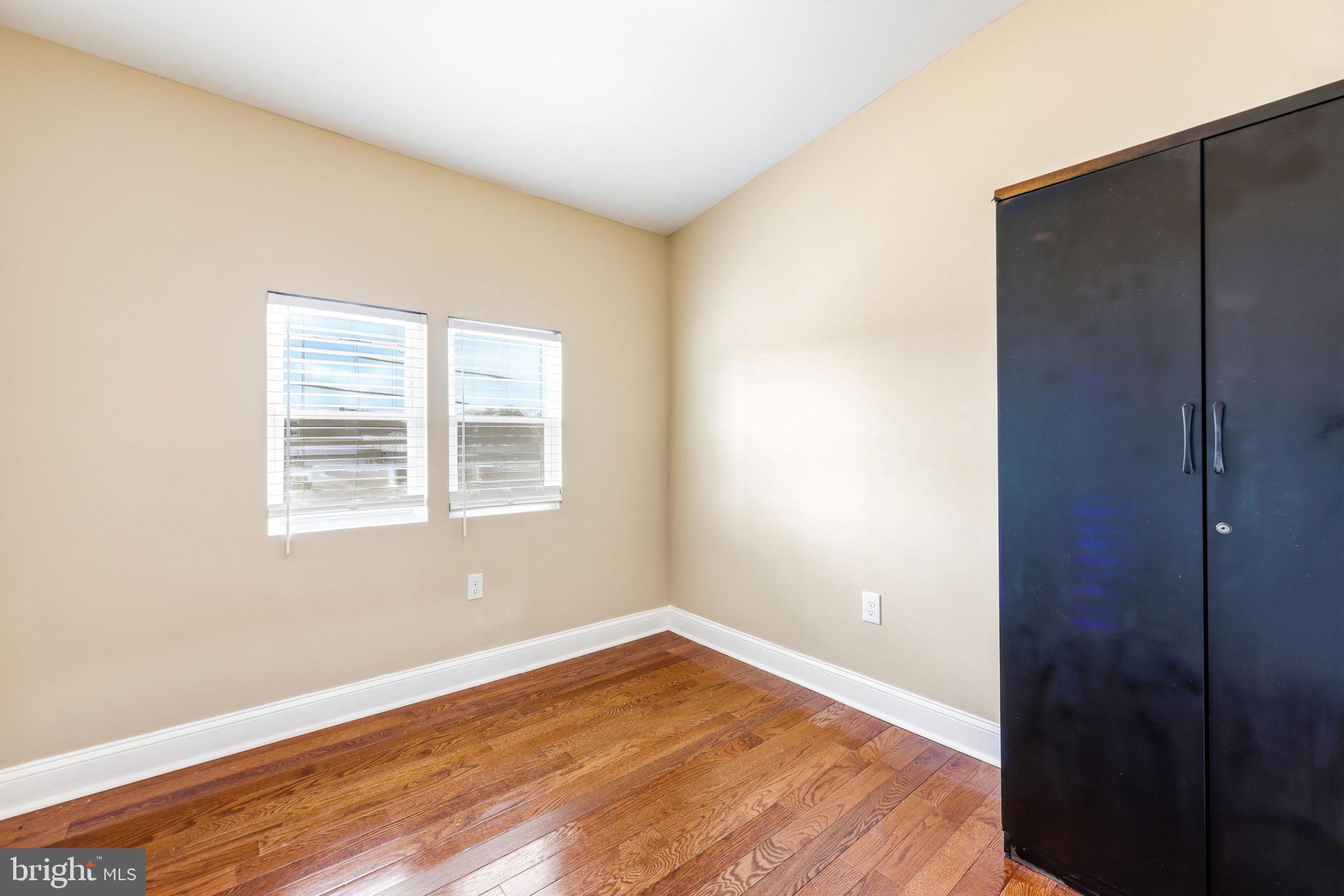 MILL HILL - Residential