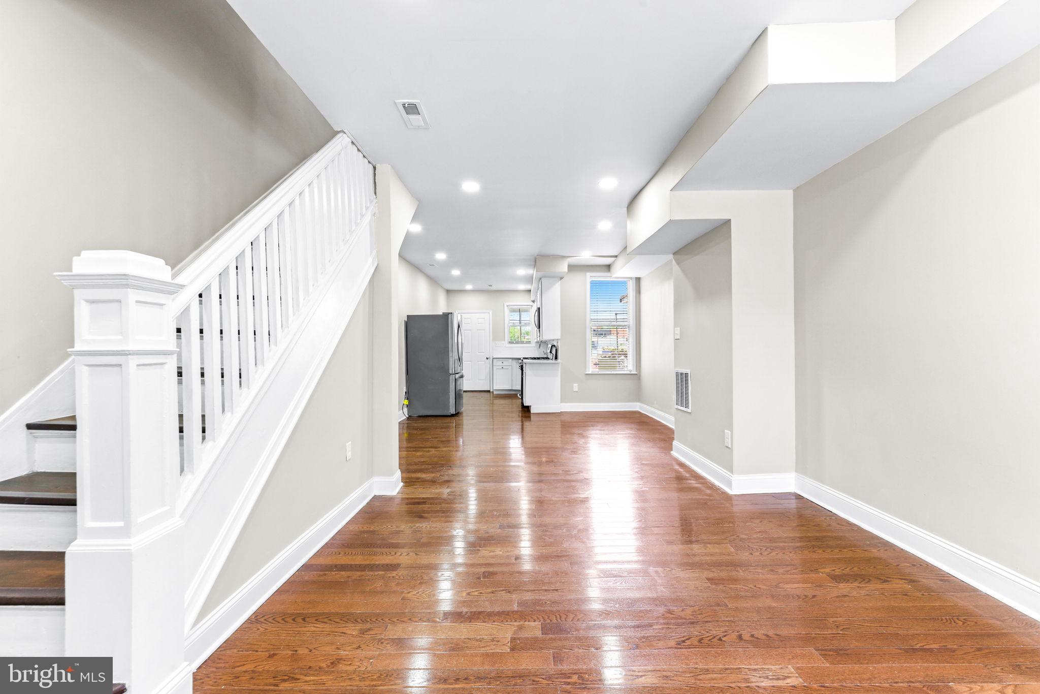 MILL HILL - Residential