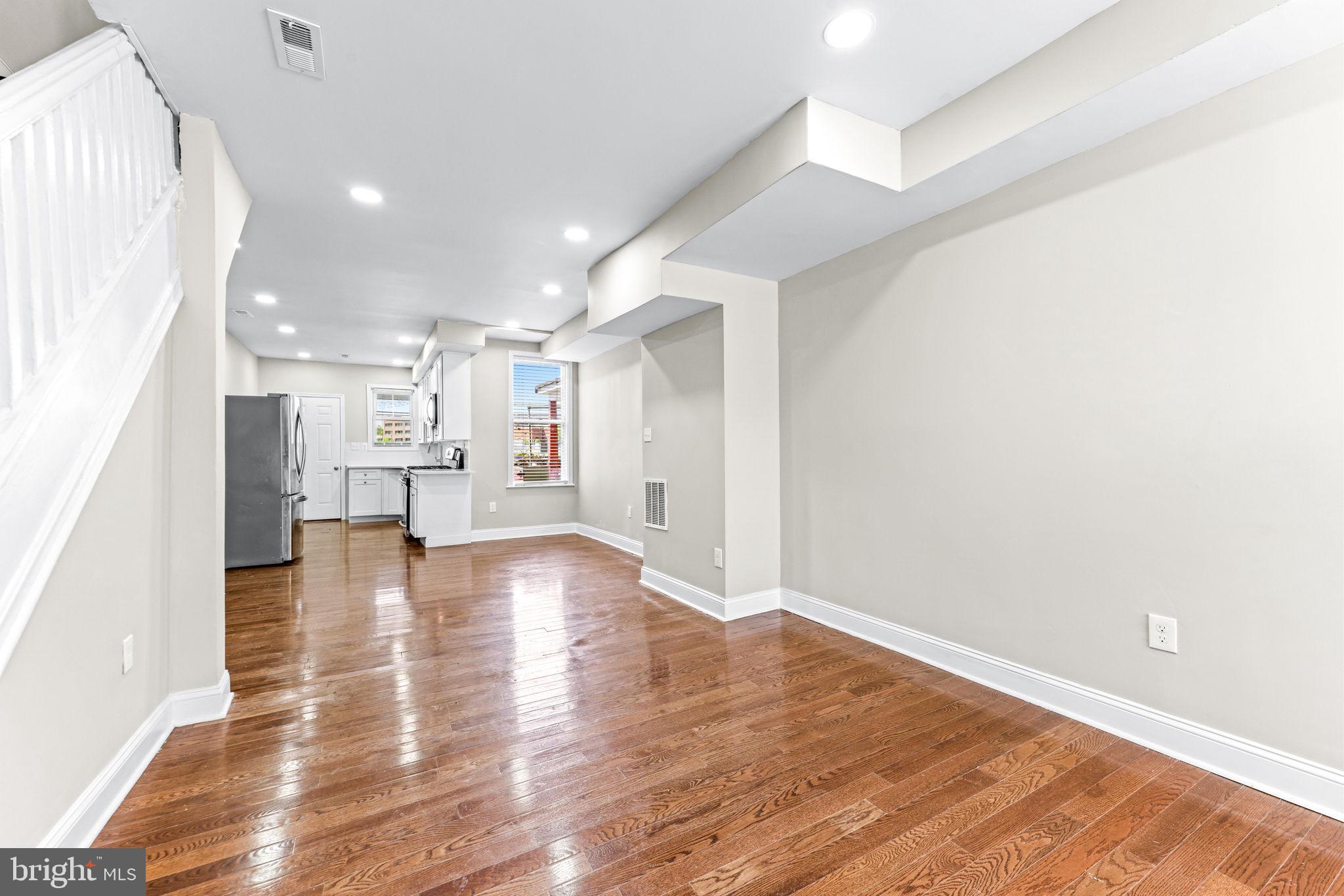 MILL HILL - Residential