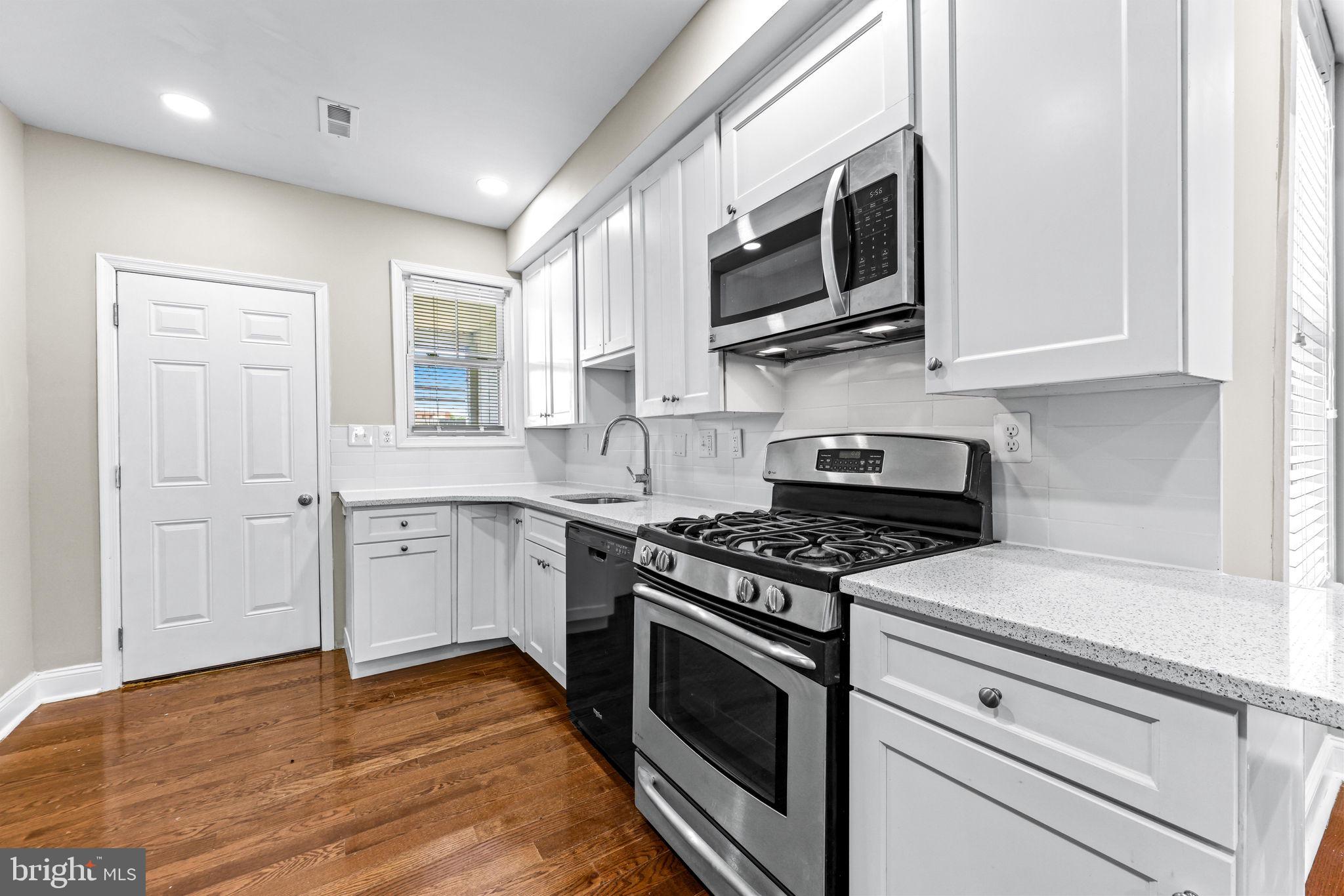 MILL HILL - Residential