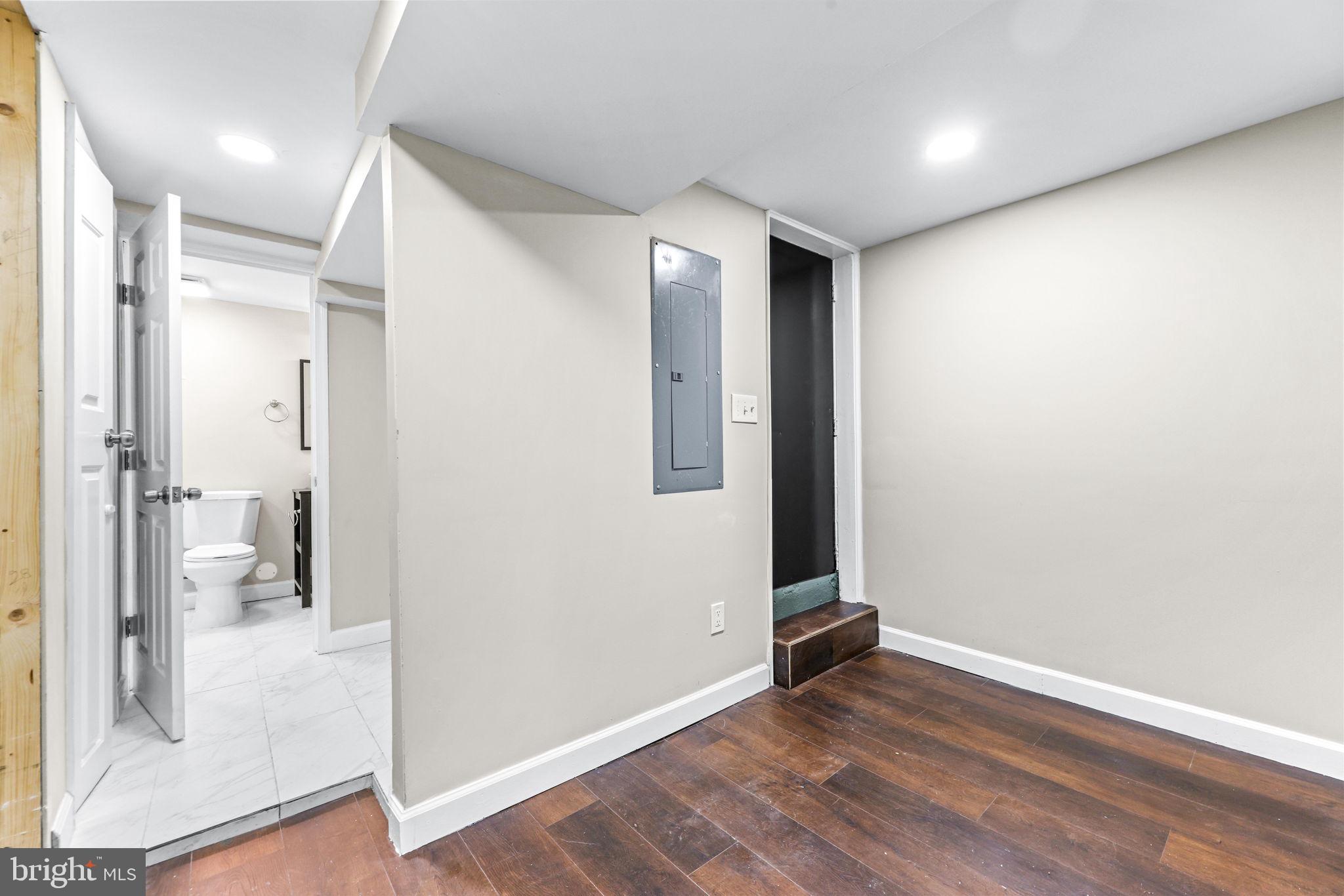 MILL HILL - Residential