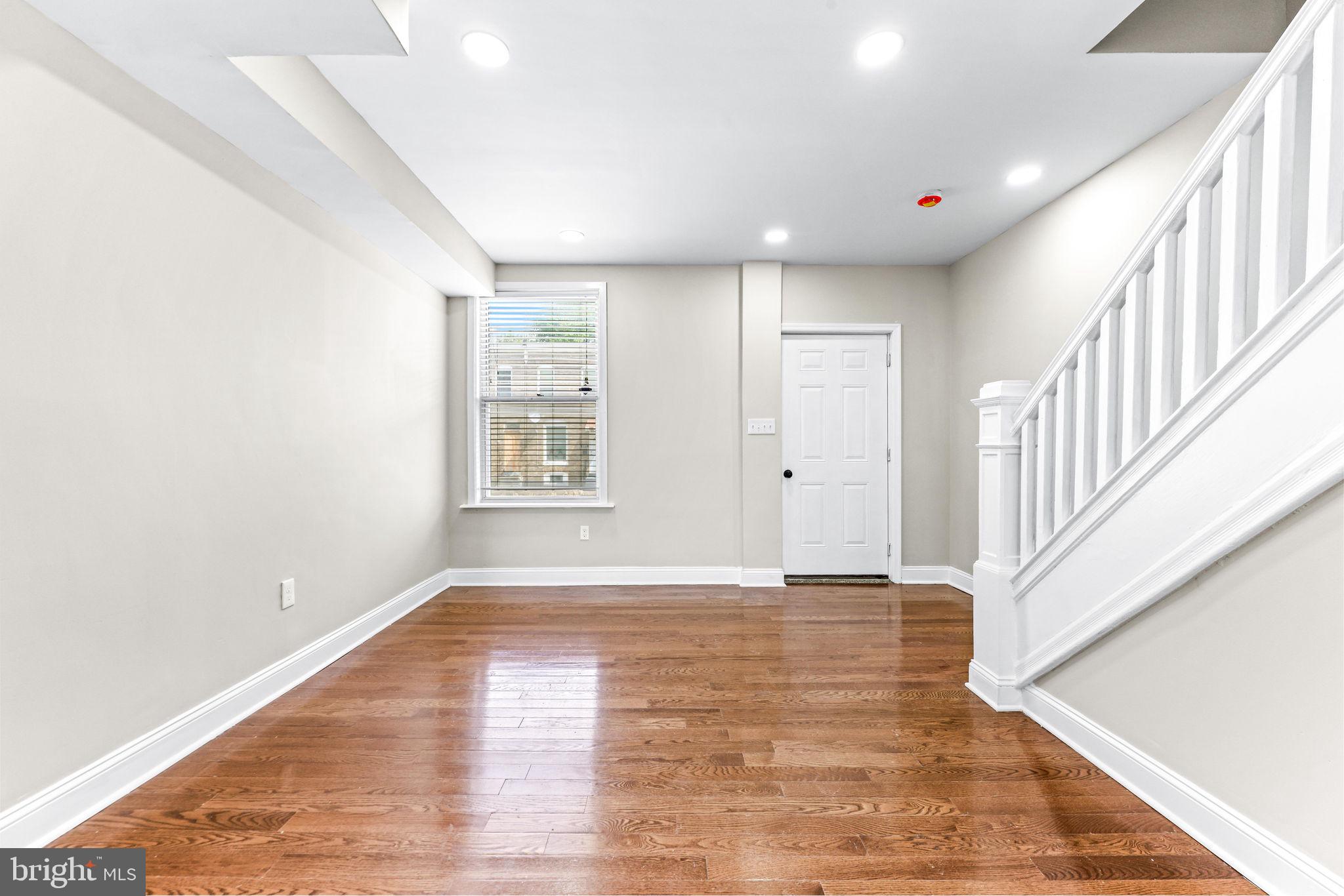 MILL HILL - Residential