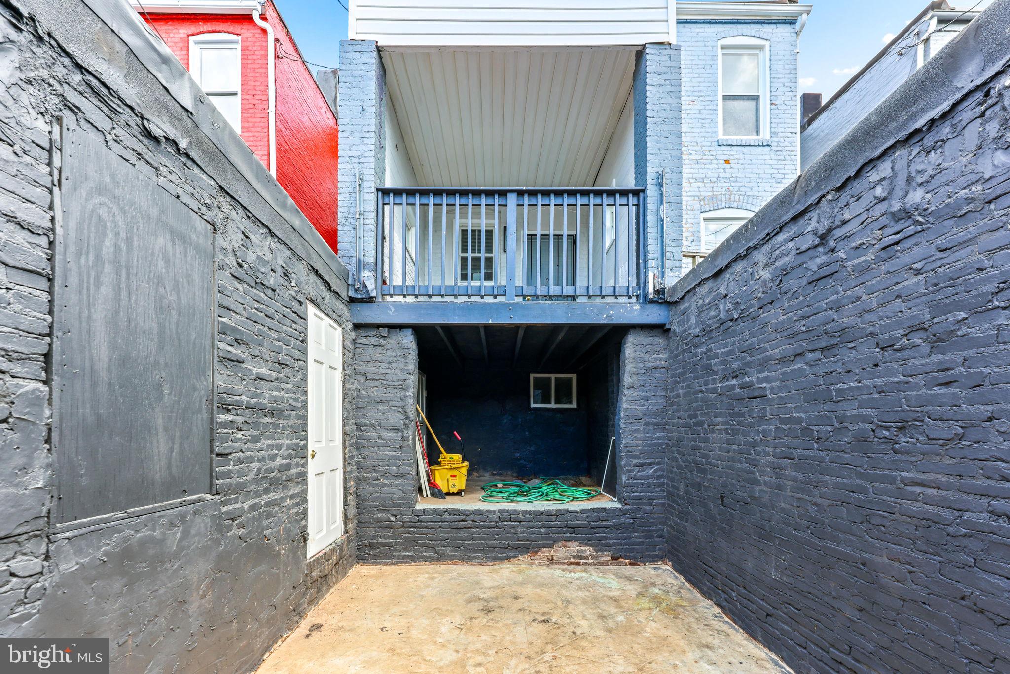 MILL HILL - Residential