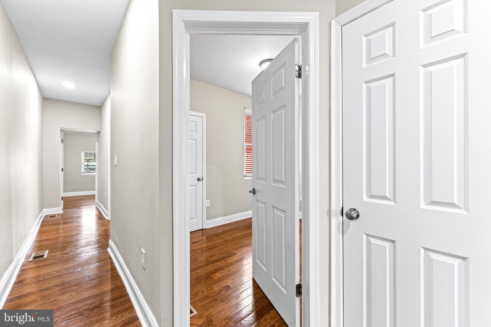 MILL HILL - Residential