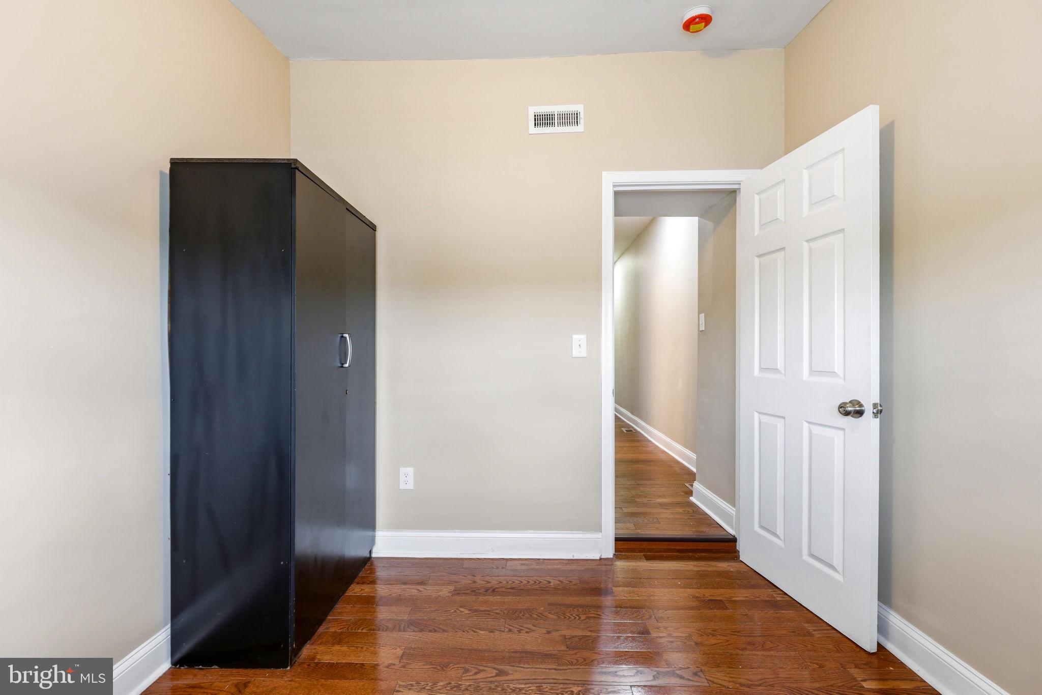 MILL HILL - Residential