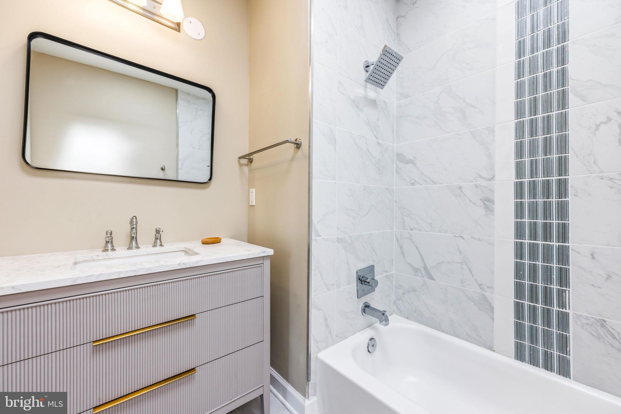 MILL HILL - Residential