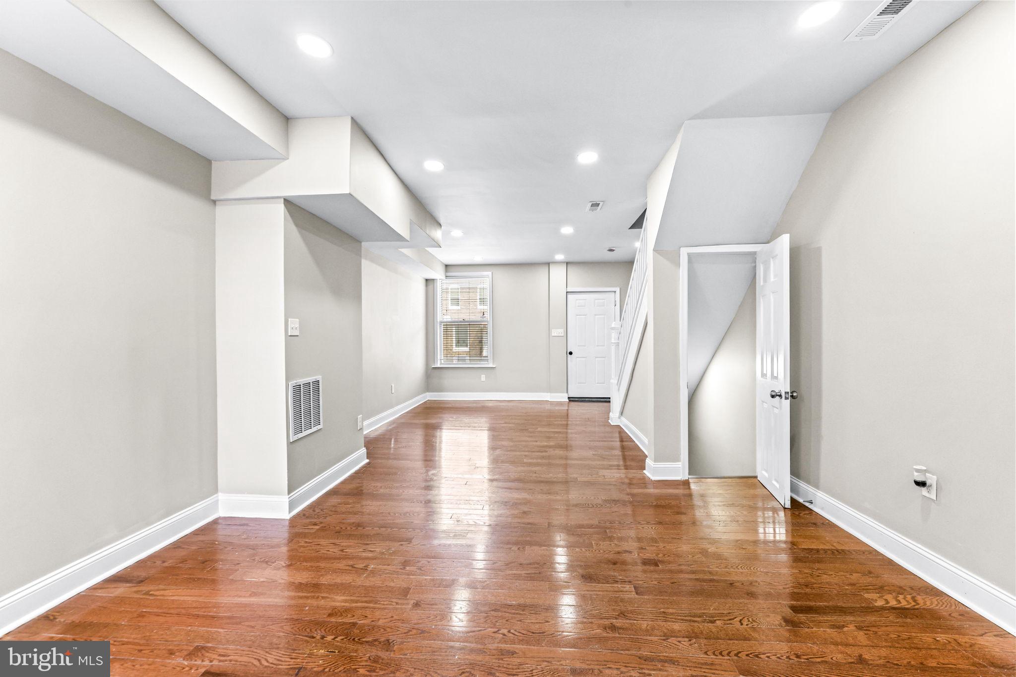 MILL HILL - Residential