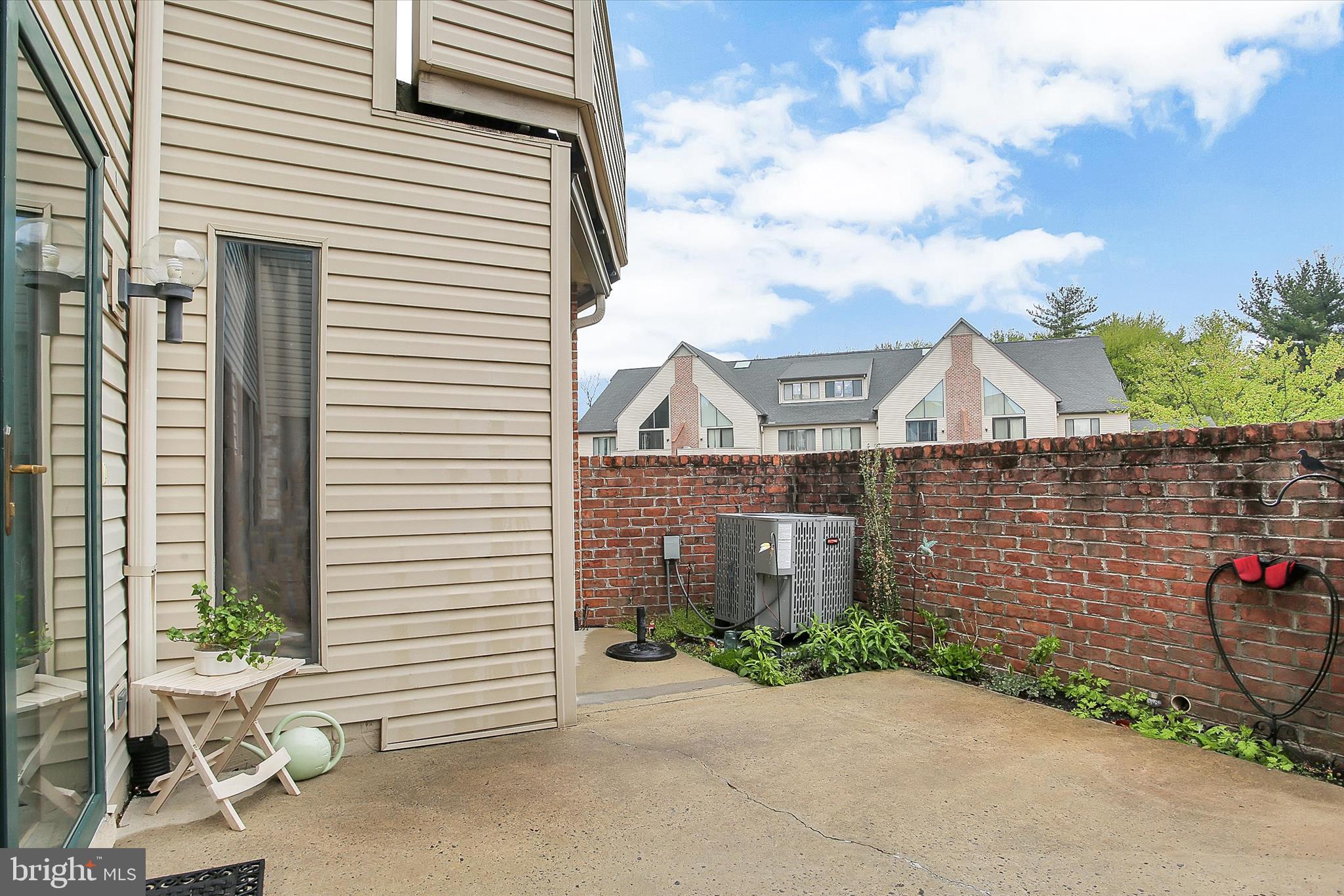 505 CHERRINGTON DRIVE