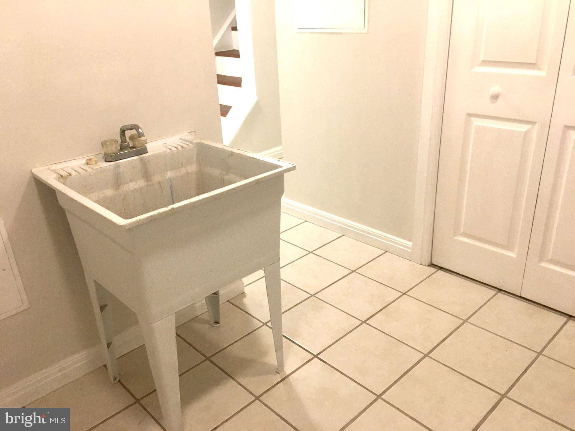 OAKMONT - Residential Lease