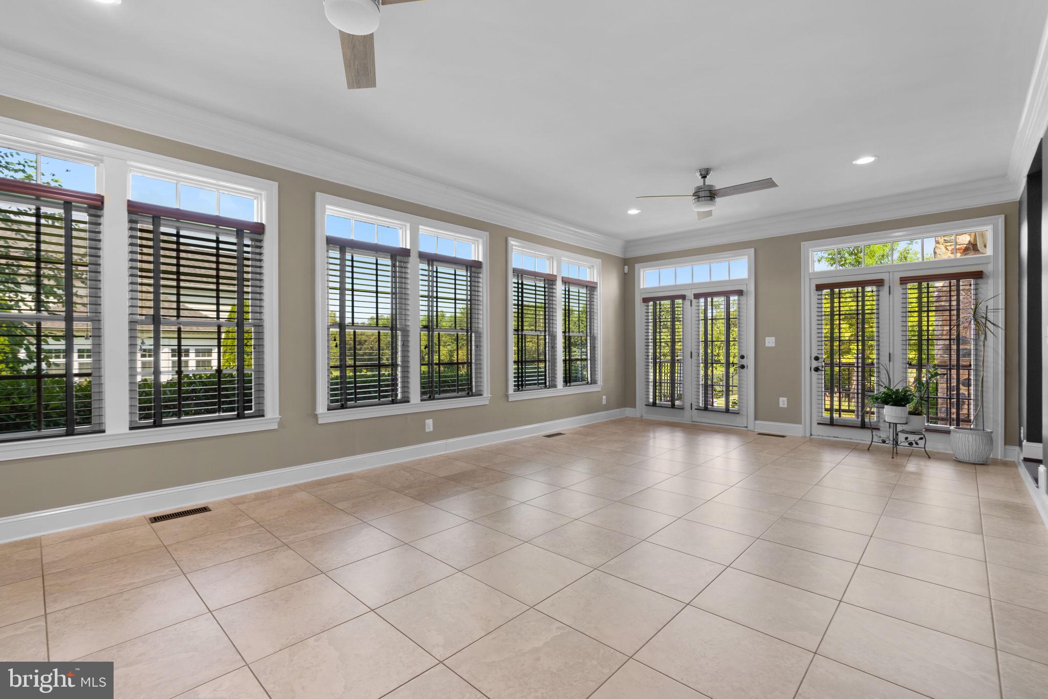 WALNUT GROVE - Residential