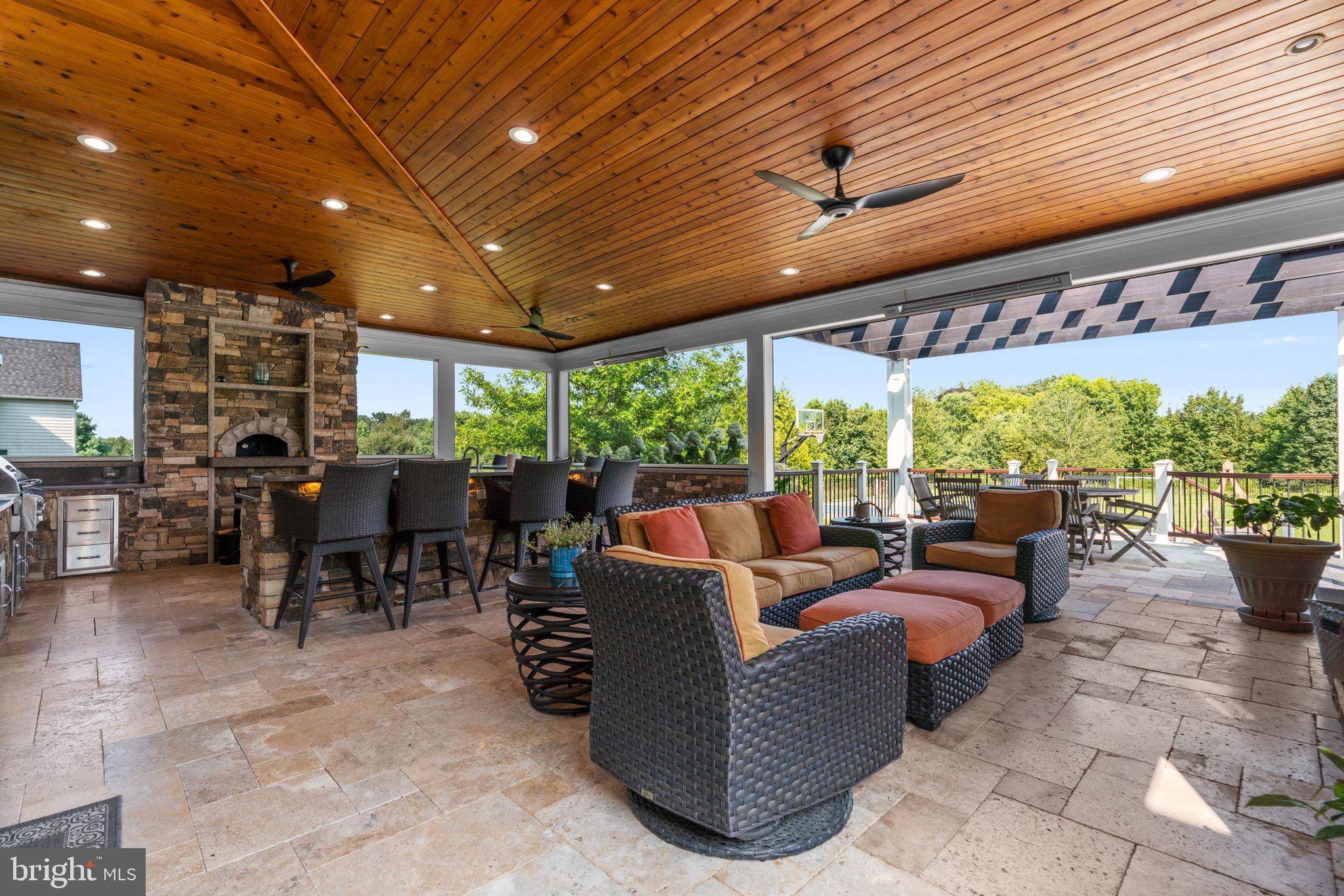 WALNUT GROVE - Residential