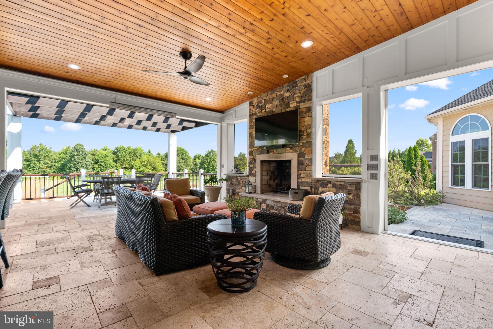 WALNUT GROVE - Residential