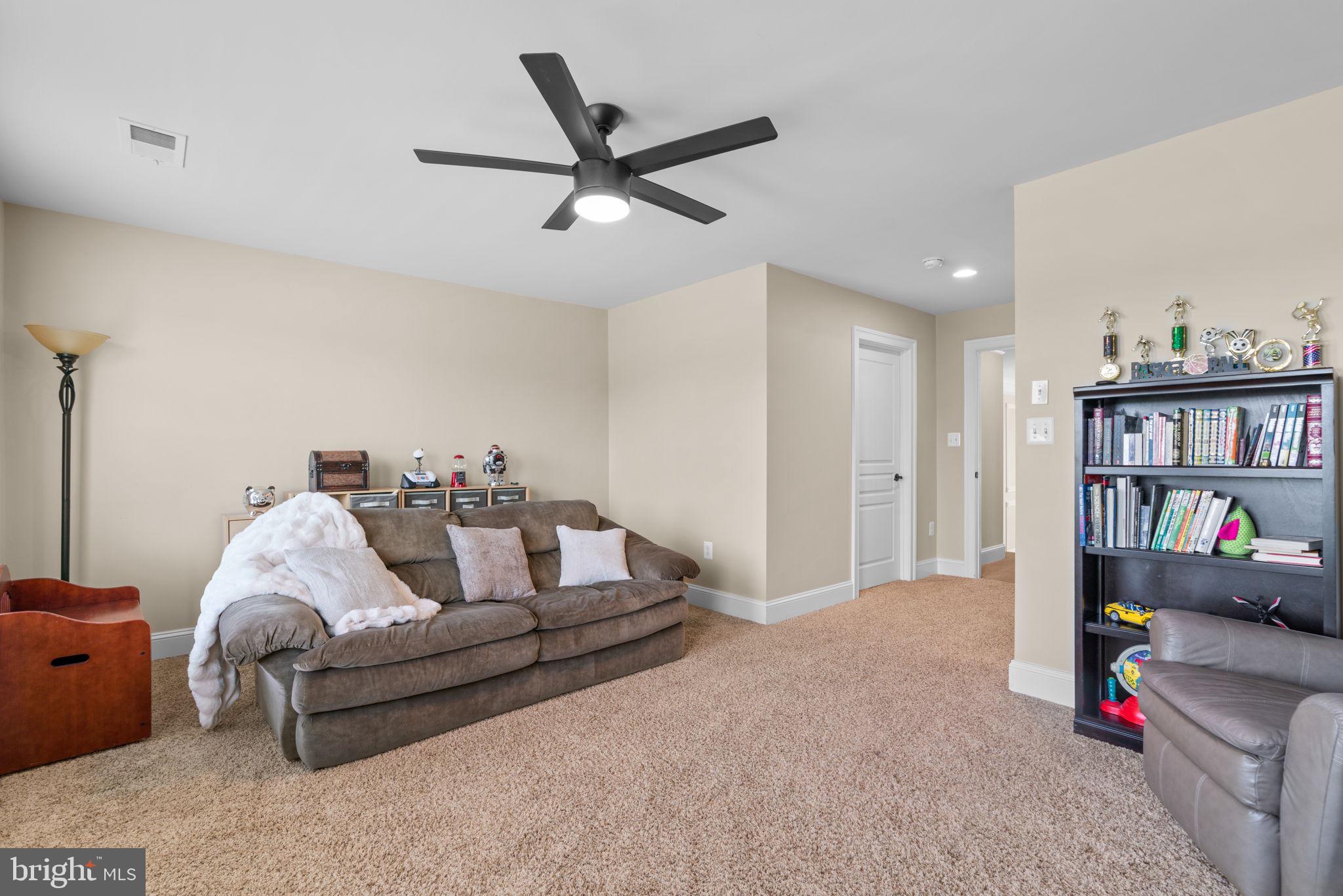 WALNUT GROVE - Residential