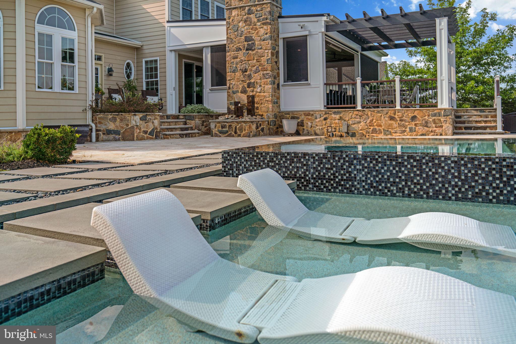 WALNUT GROVE - Residential