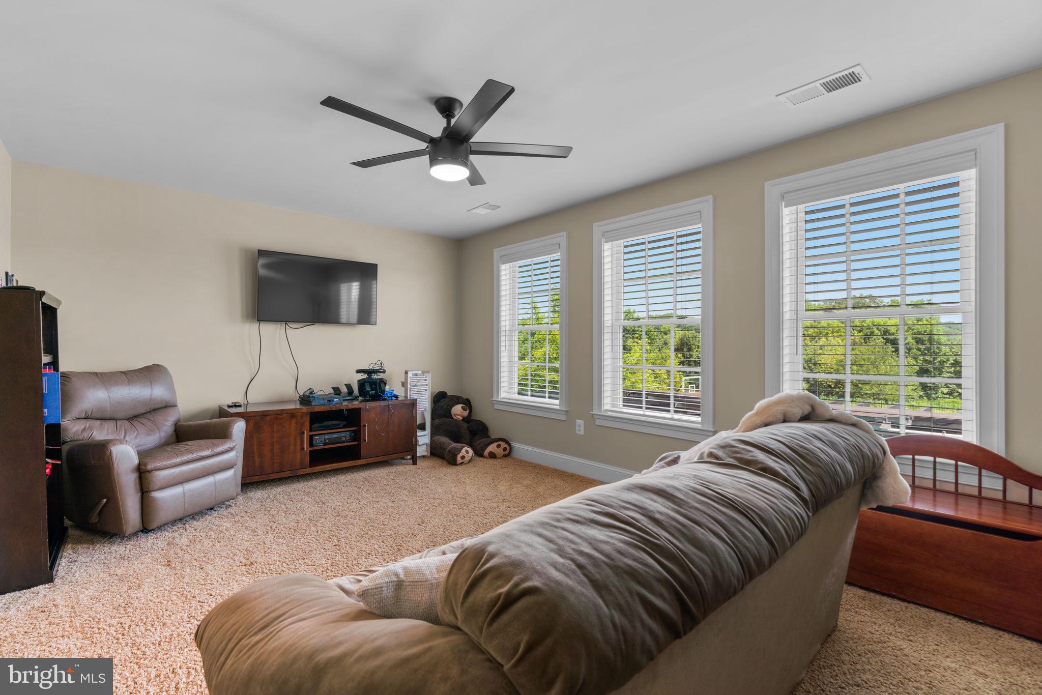 WALNUT GROVE - Residential