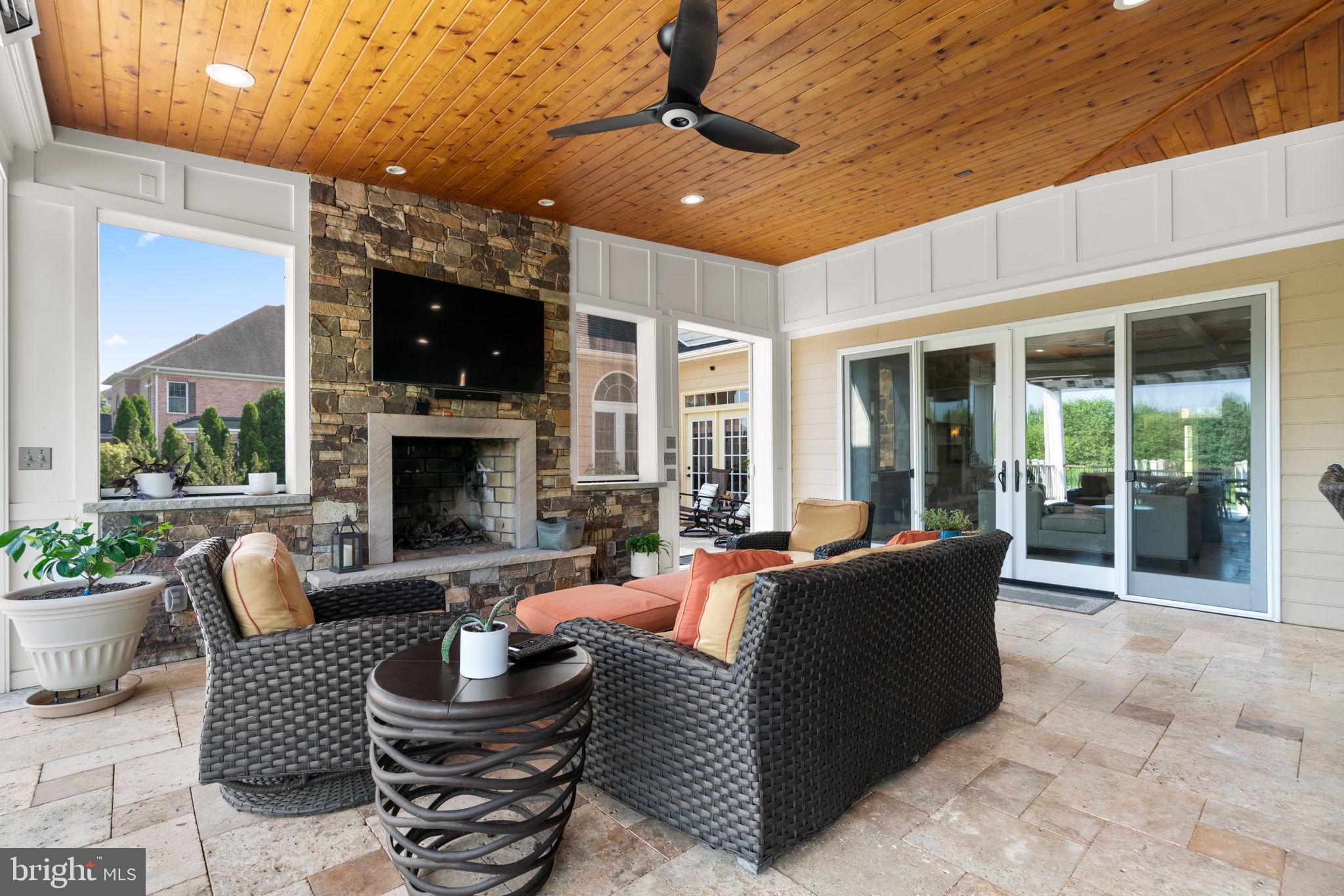 WALNUT GROVE - Residential